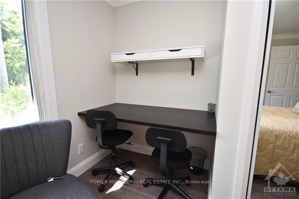 89 CARILLON Street Unit B photo 16