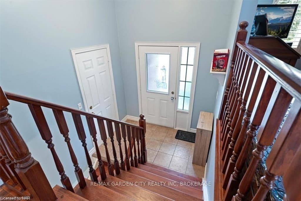 19 GLEN PARK Drive photo 5