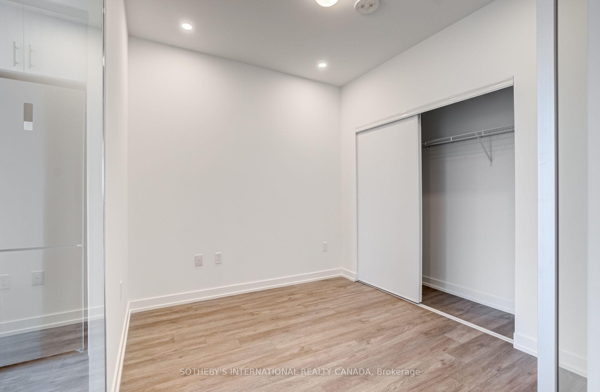 1195 The Queensway Avenue Unit 803 photo 20