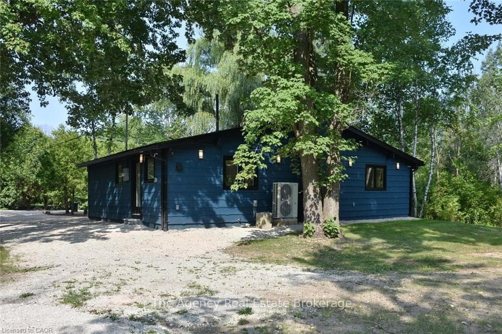 135 LONGPOINT Road photo 10