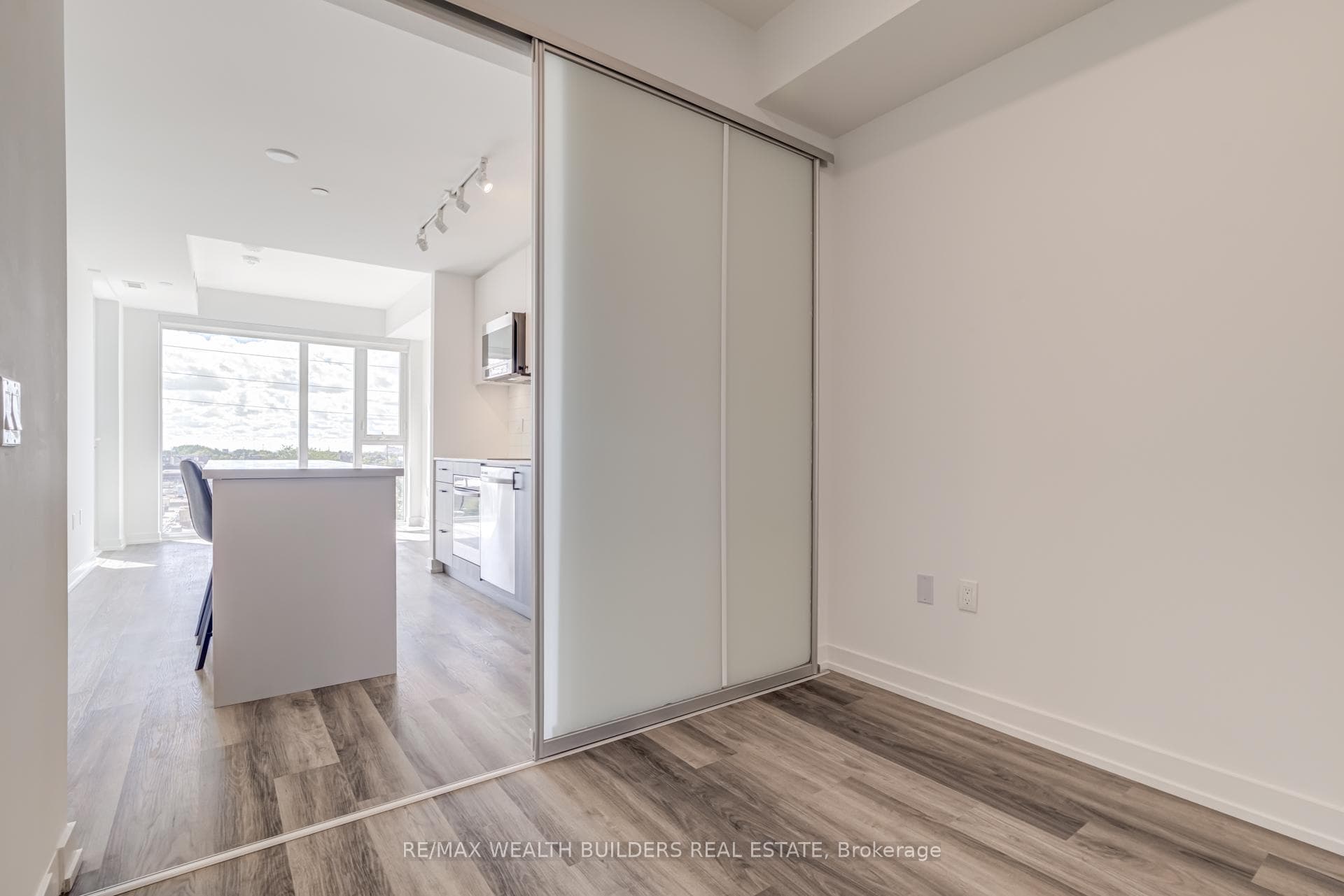 6 Chartwell Road Unit 412 photo 20