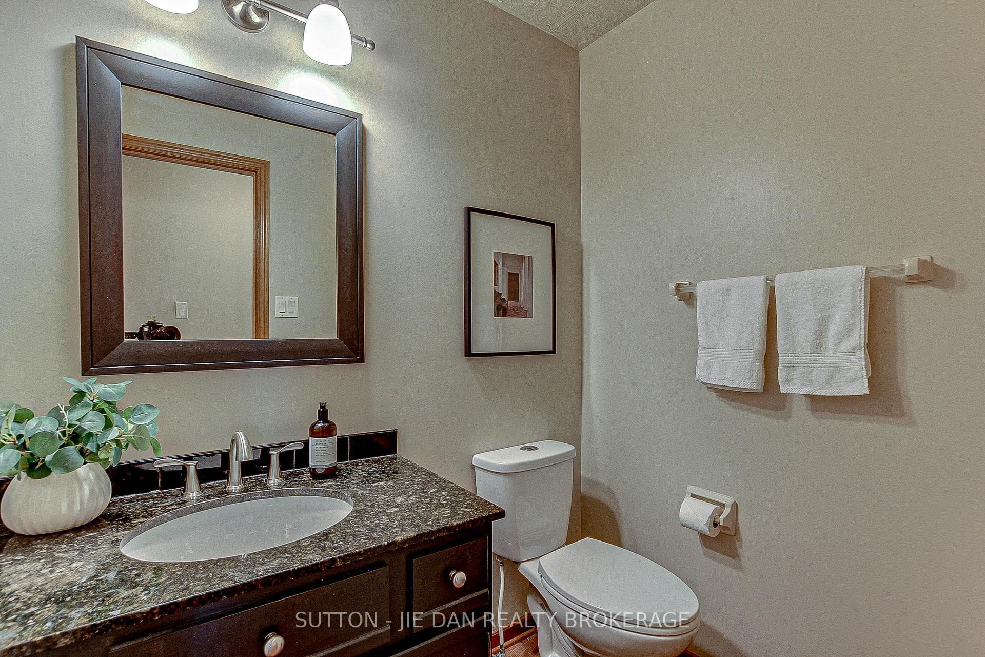 35 Nanette Crescent photo 29