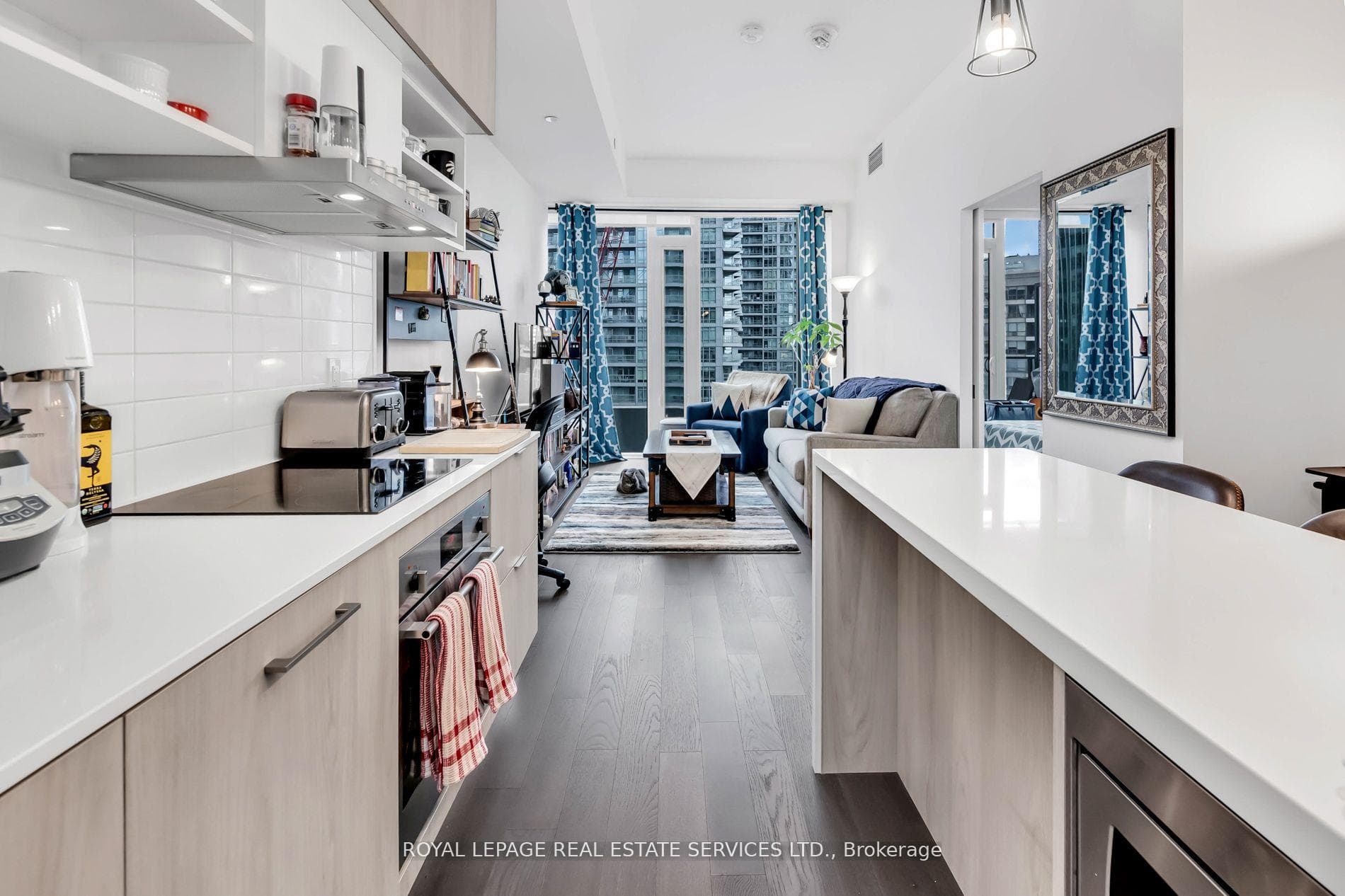 5 Soudan Avenue Unit 1606 photo 5