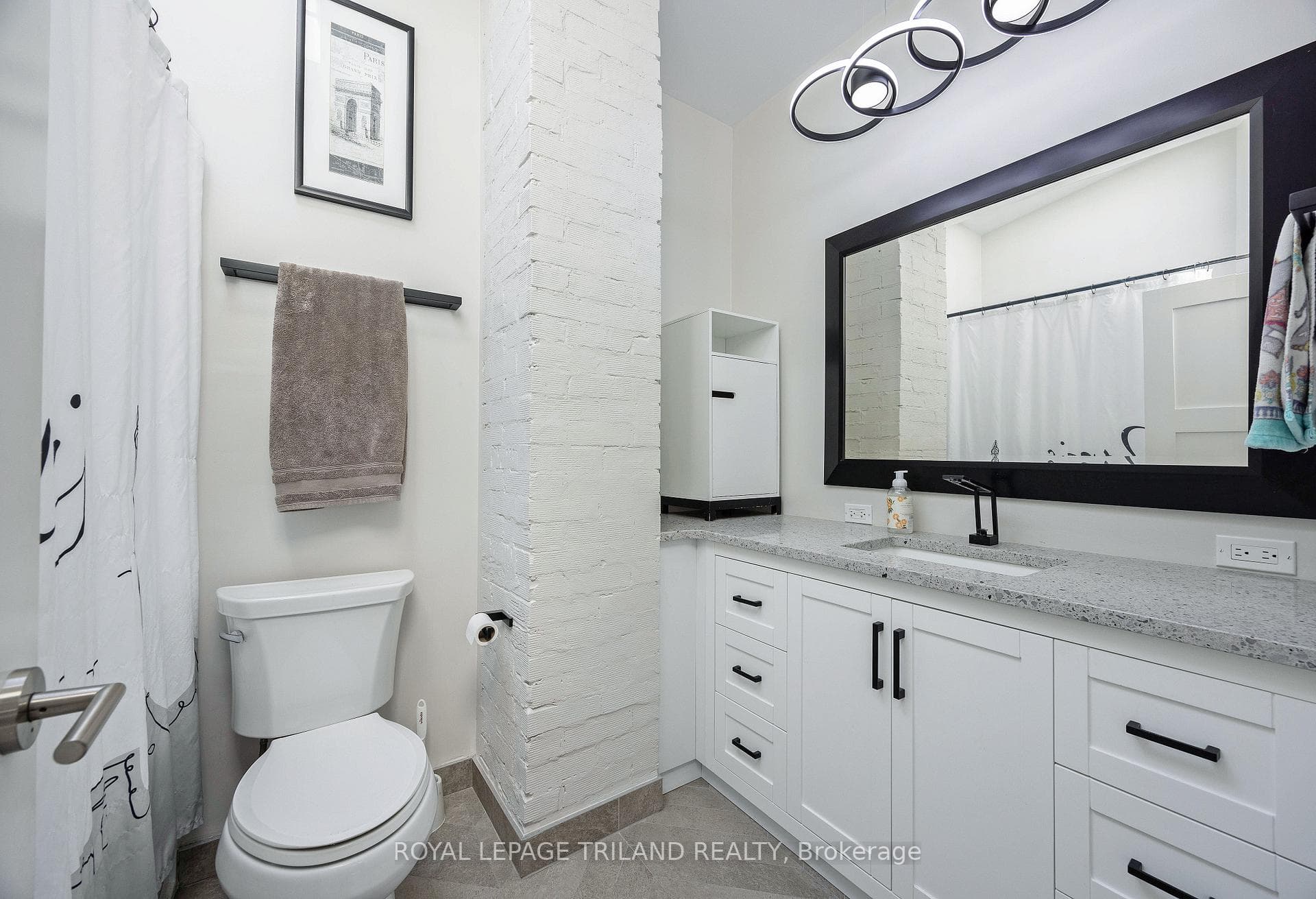 576 Ridgewood Crescent photo 12