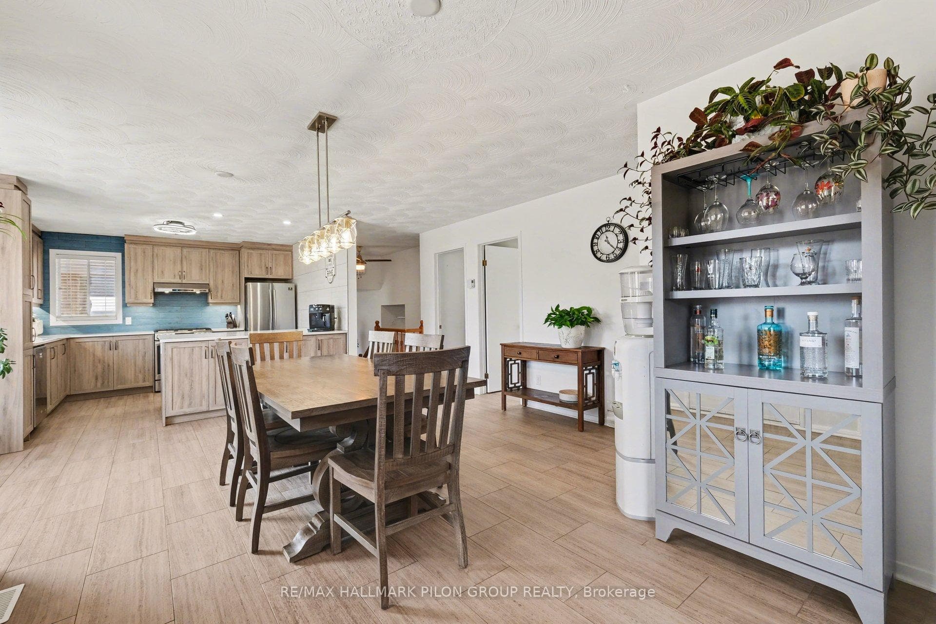 688 Station Road photo 5