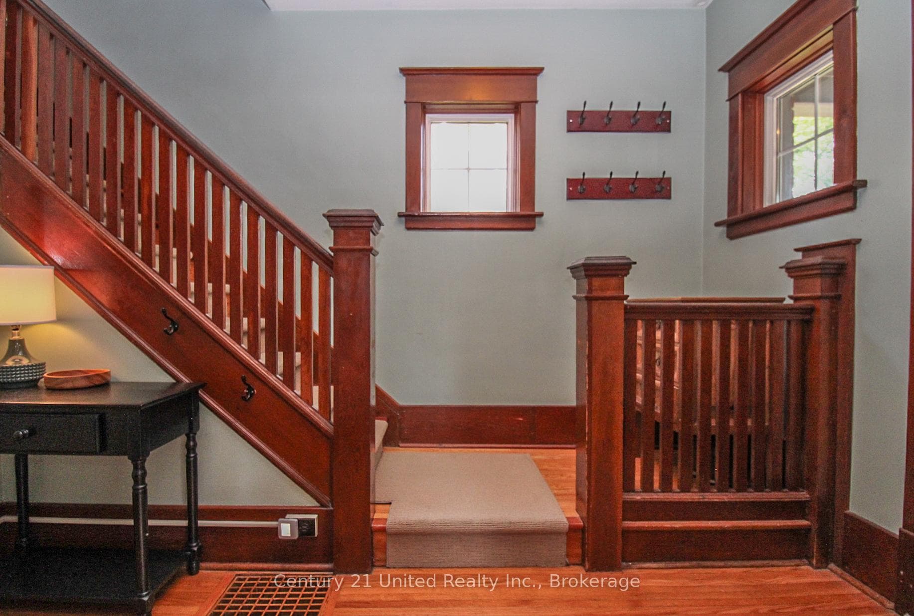 566 Waterford Street photo 7