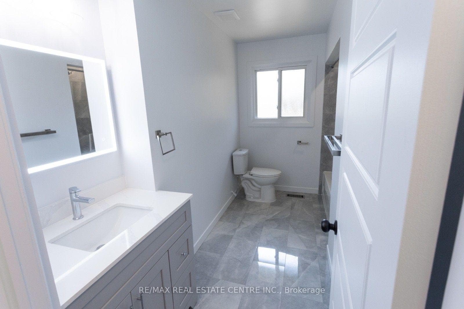 391 Tamarack Drive photo 15