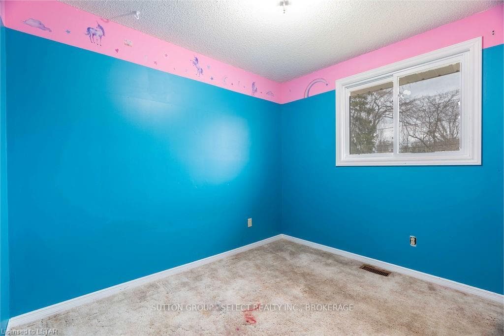 176 SPENCE Drive photo 20