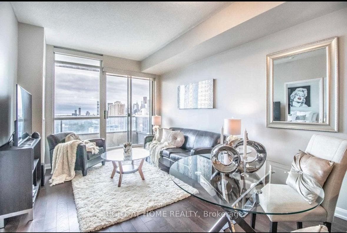 500 Sherbourne Street Unit 1807 photo 5