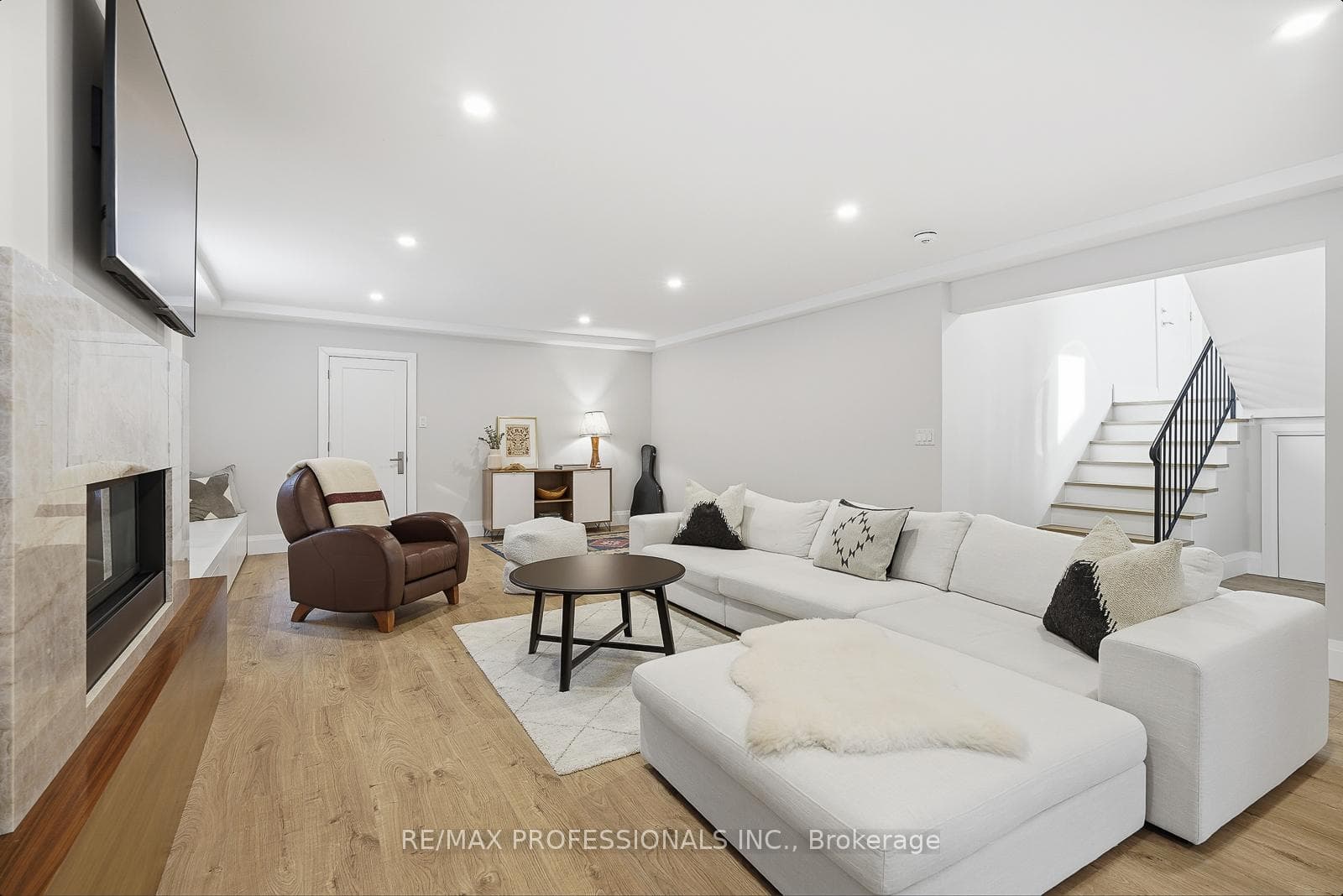 18 Treeview Drive photo 34