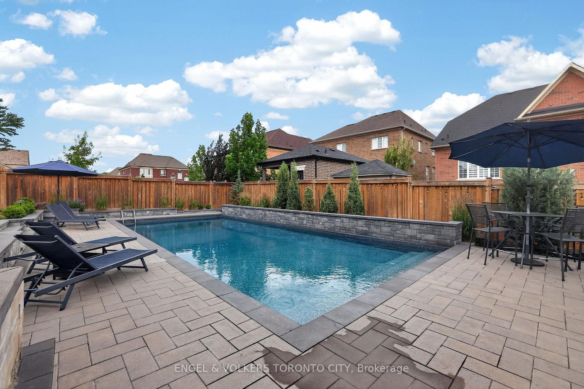 14 Coppermine Court photo 49