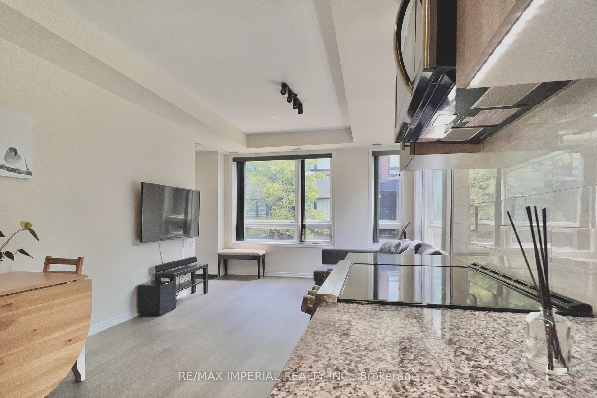 1120 Briar Hill Avenue Unit 201 photo 5