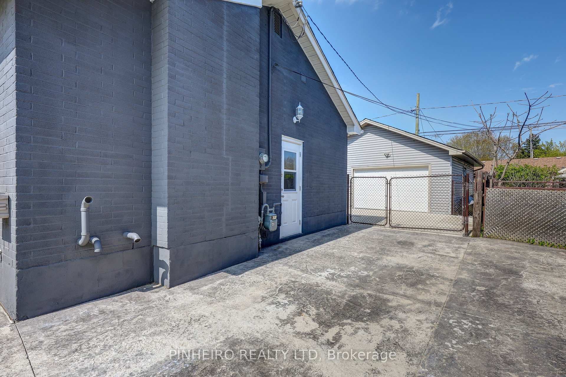 204 Niagara Street photo 40