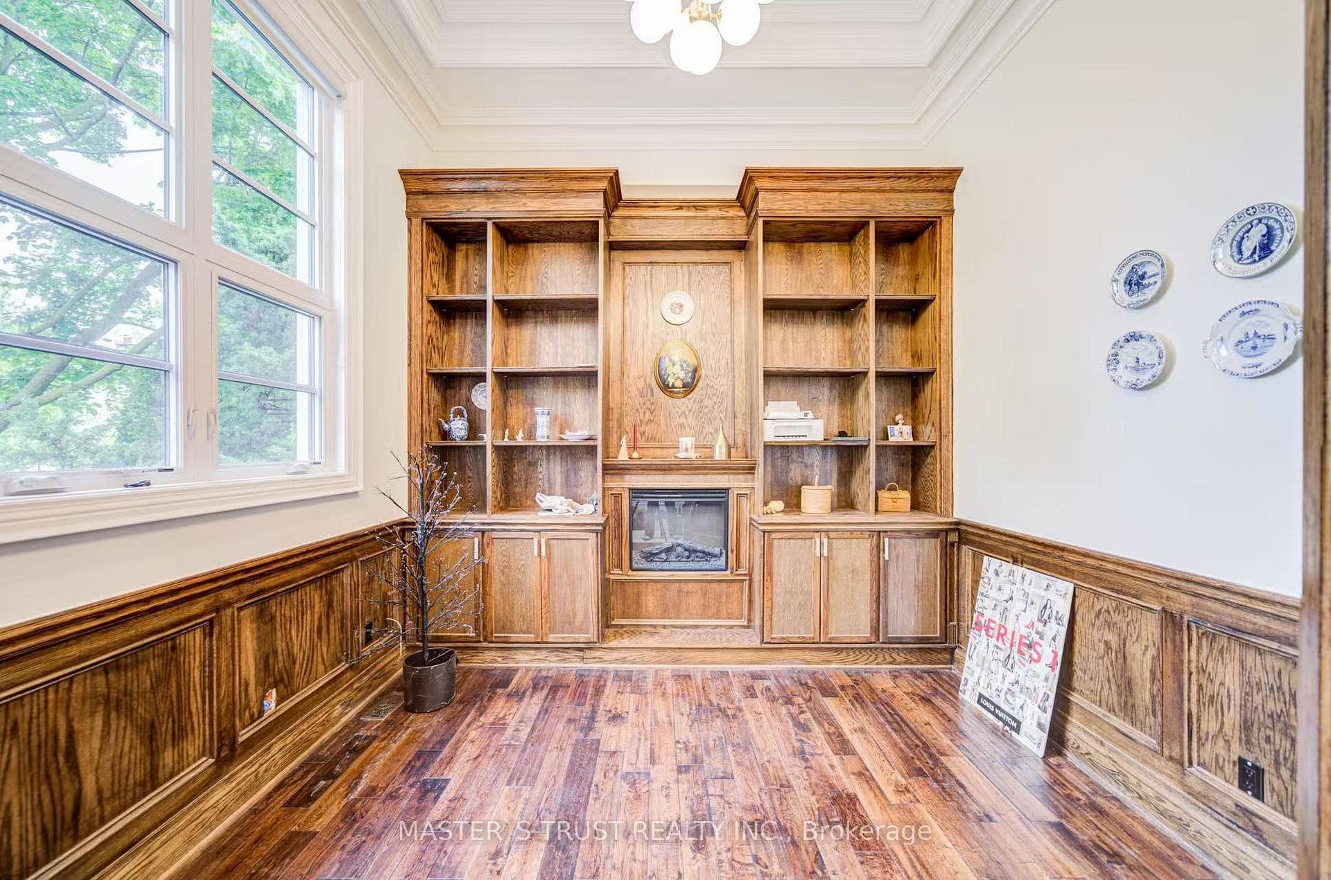 103 Burndale Avenue photo 3