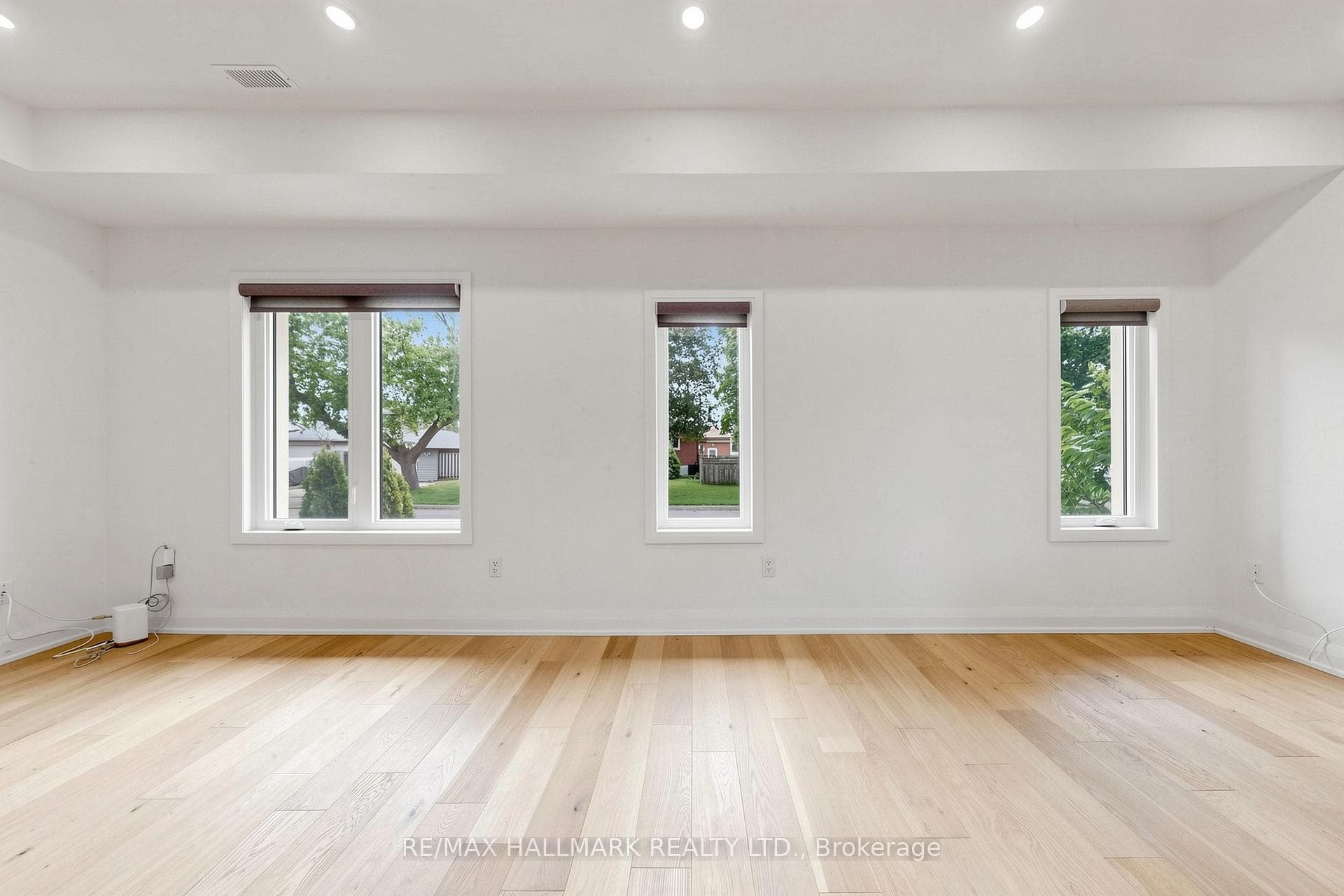 2205 Victoria Park Avenue Unit Main photo 6