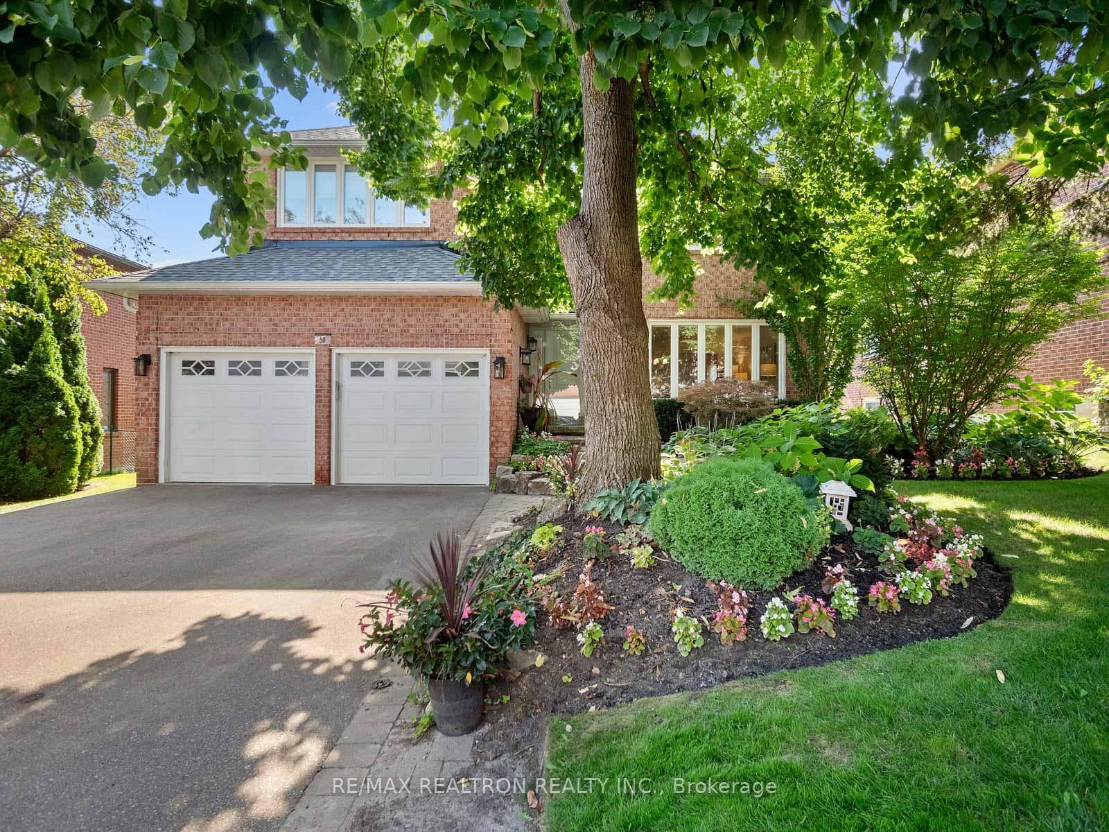 50 Prince Edward Boulevard photo 3
