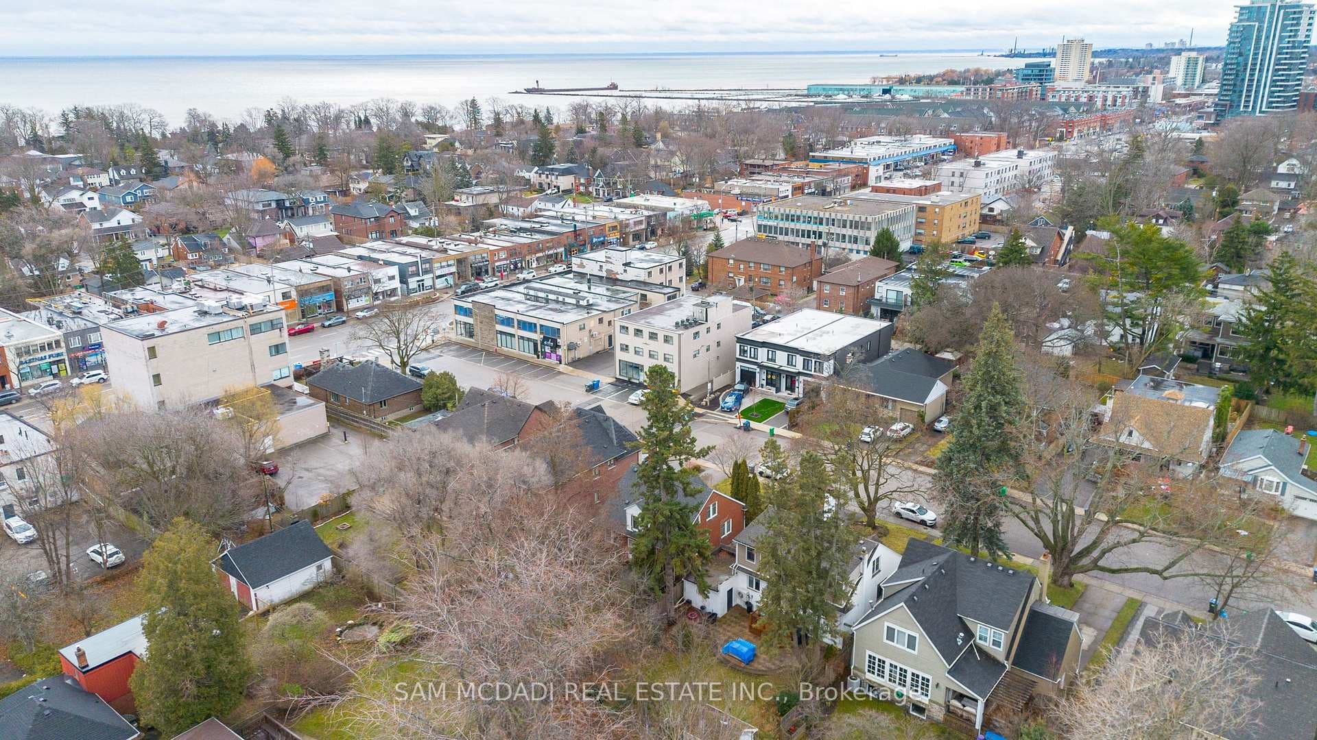 11 Brant Avenue photo 34