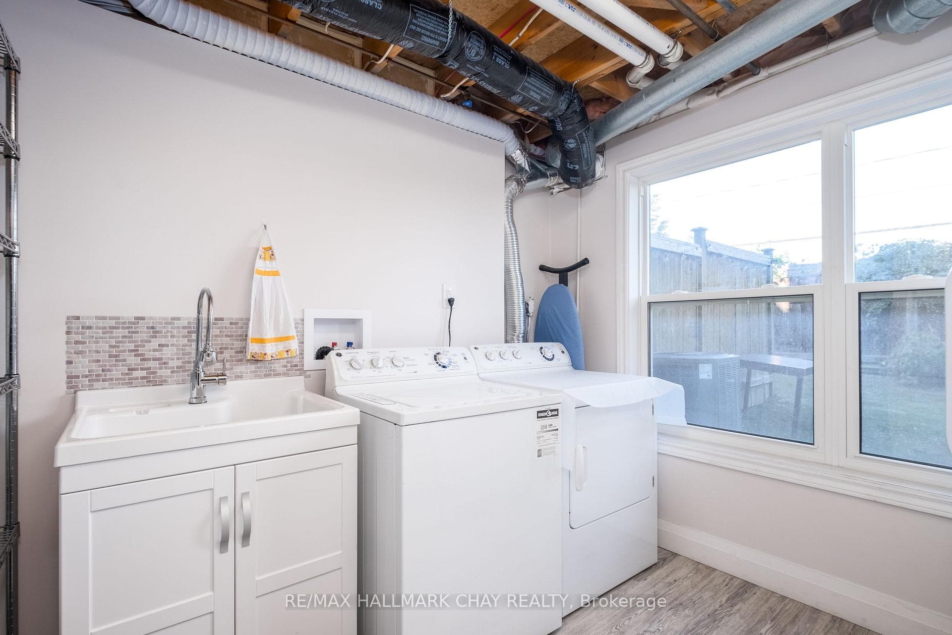 120 D'Ambrosio Drive Unit 19 photo 33