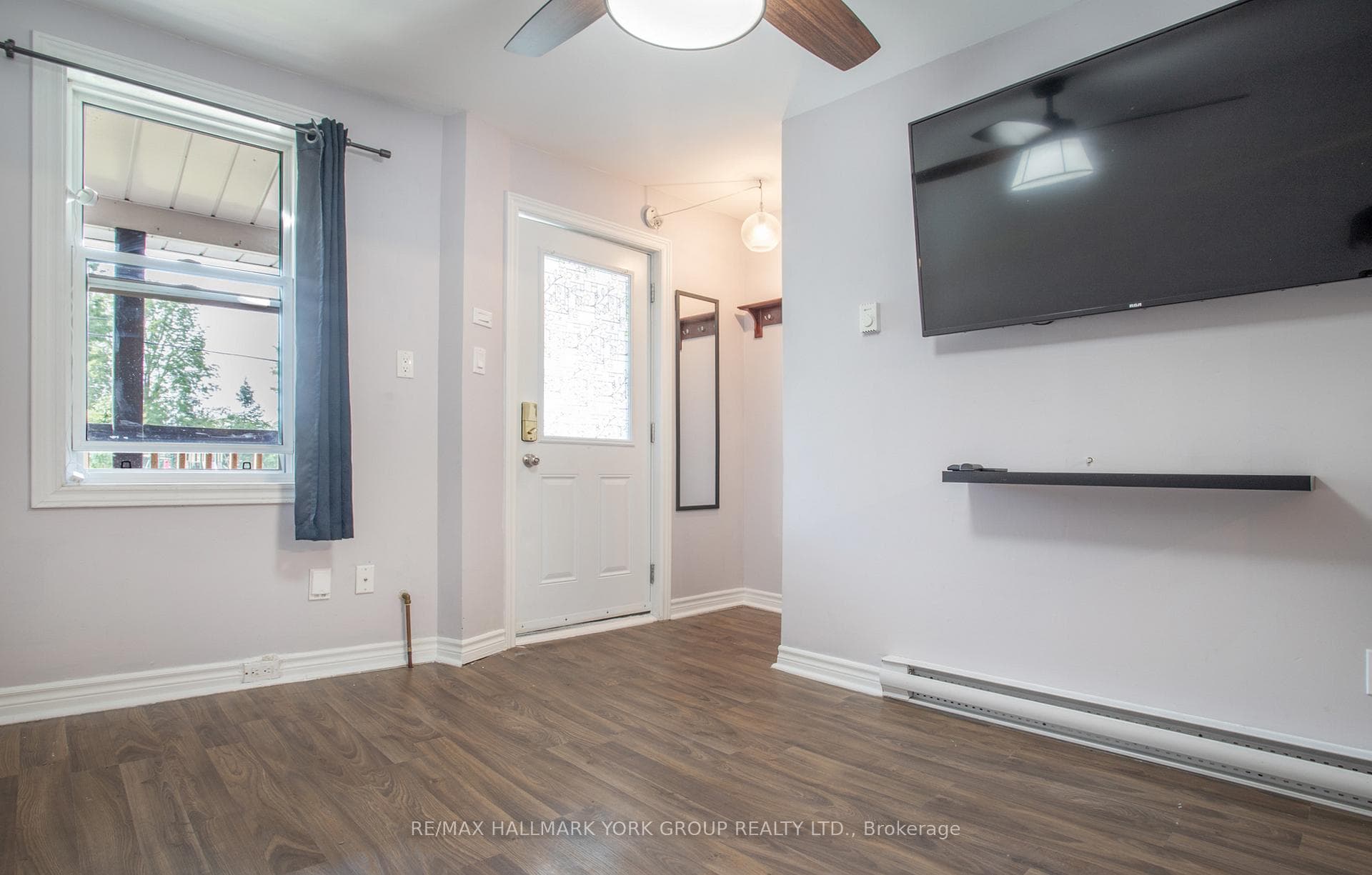 112.5 Olive Avenue photo 4