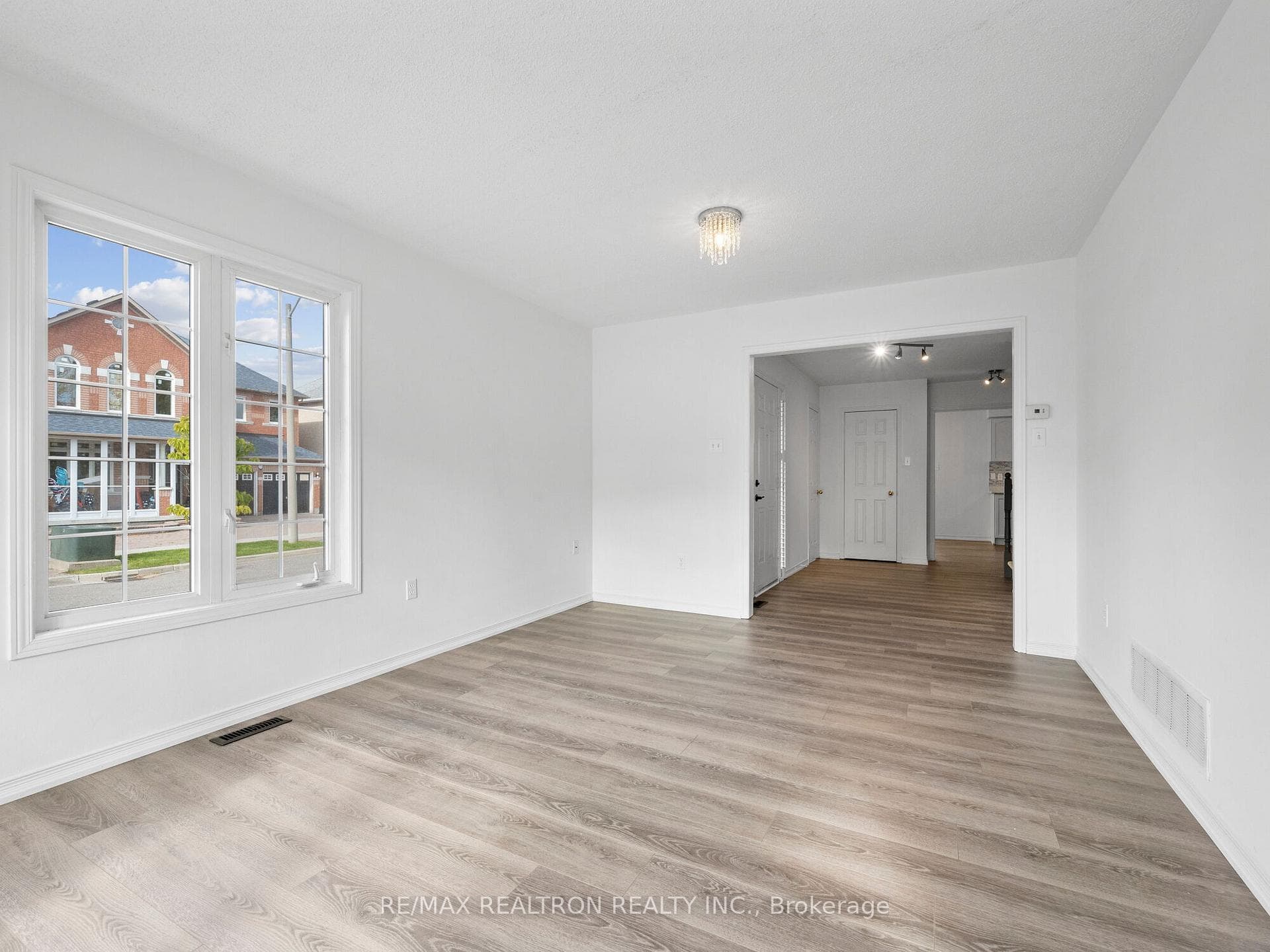 58 Comoq Avenue photo 4