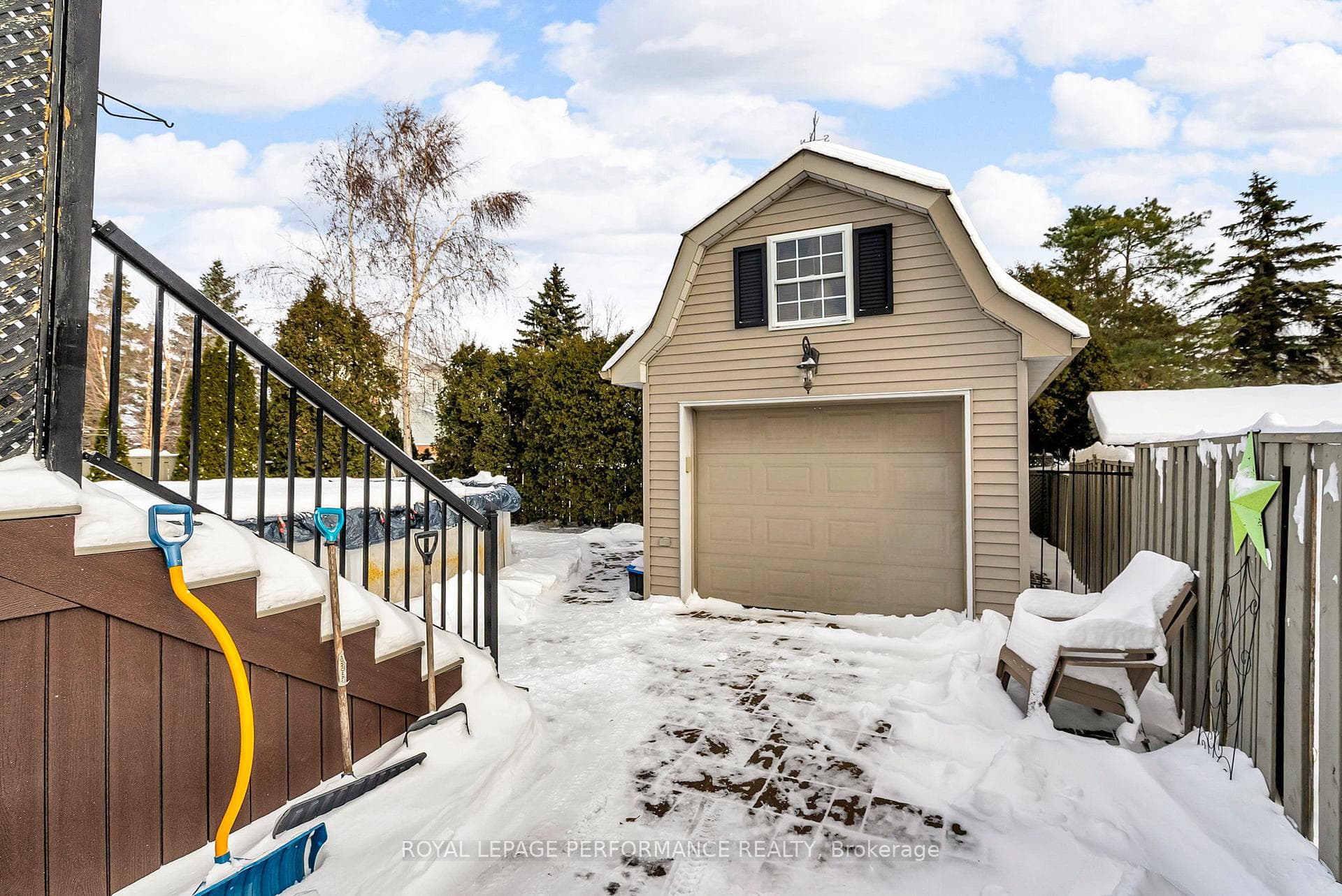 220 Dunbar Avenue photo 34