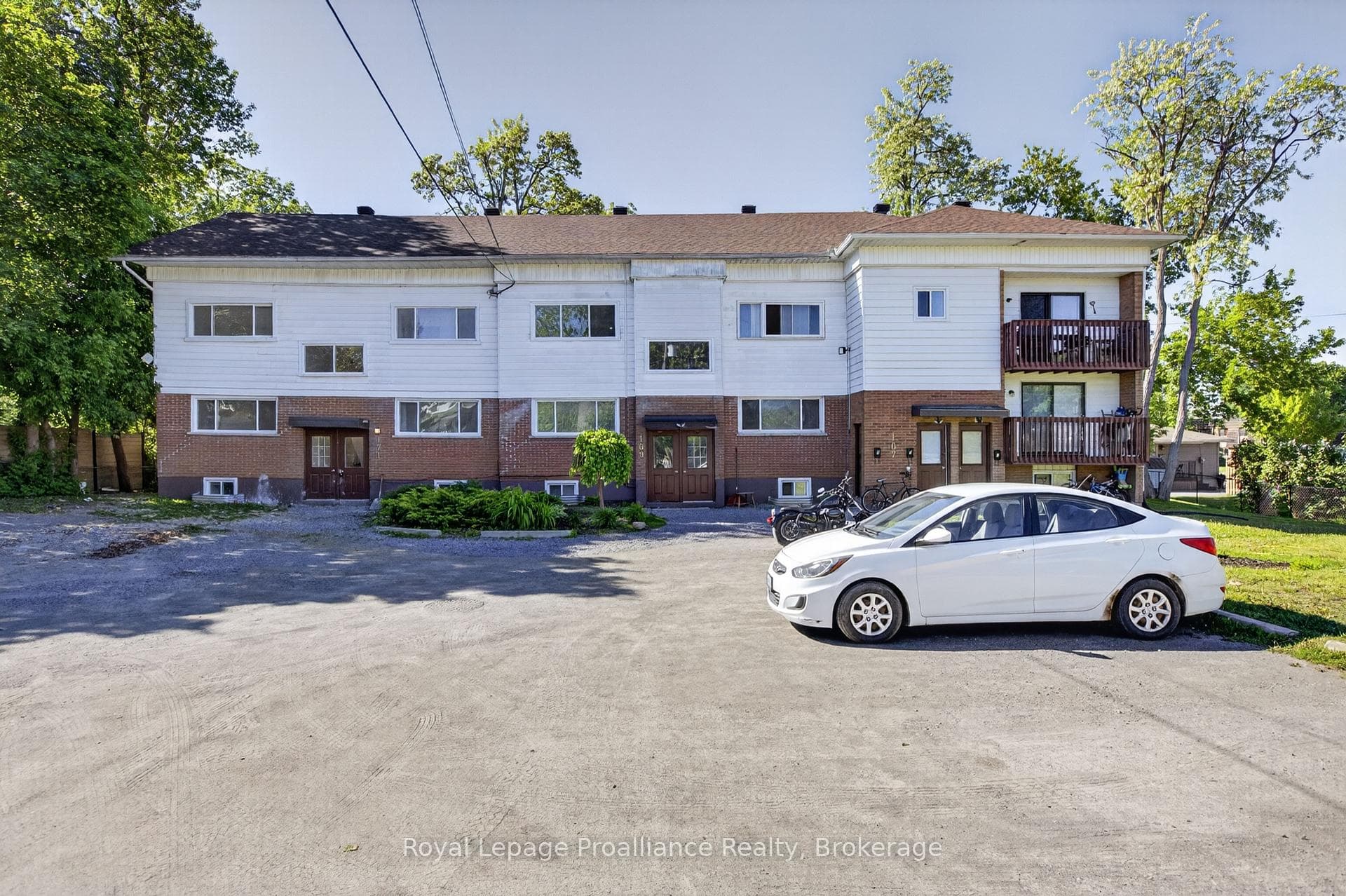 171 Hazlitt Street Unit 3 photo 1
