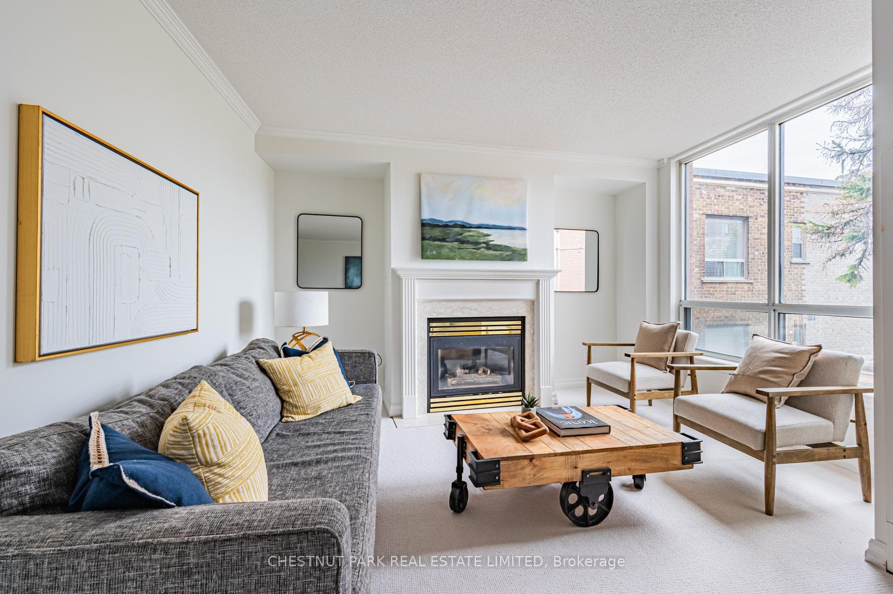 2727 Yonge Street Unit 405 photo 6