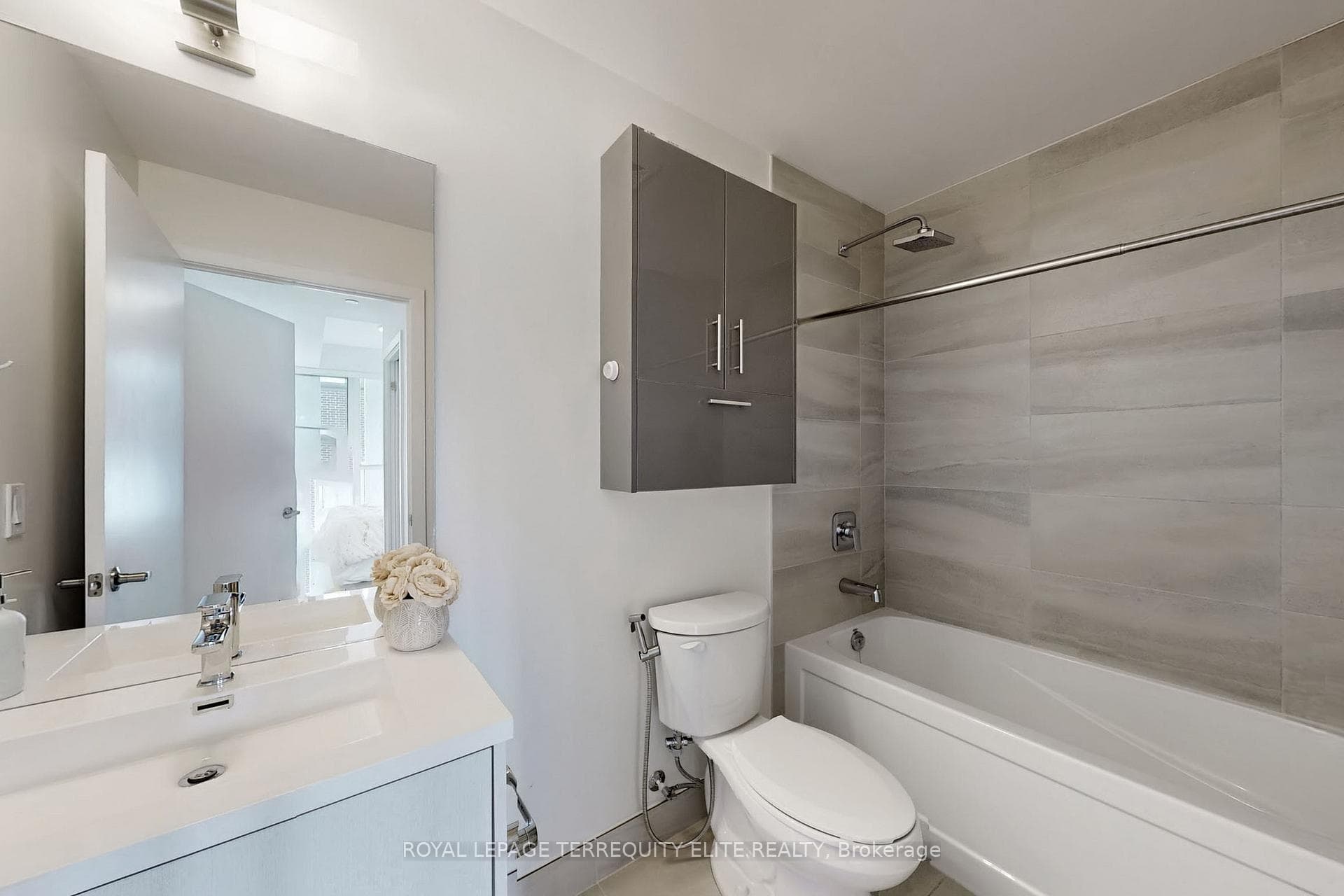 188 Fairview Mall Drive Unit 211 photo 19