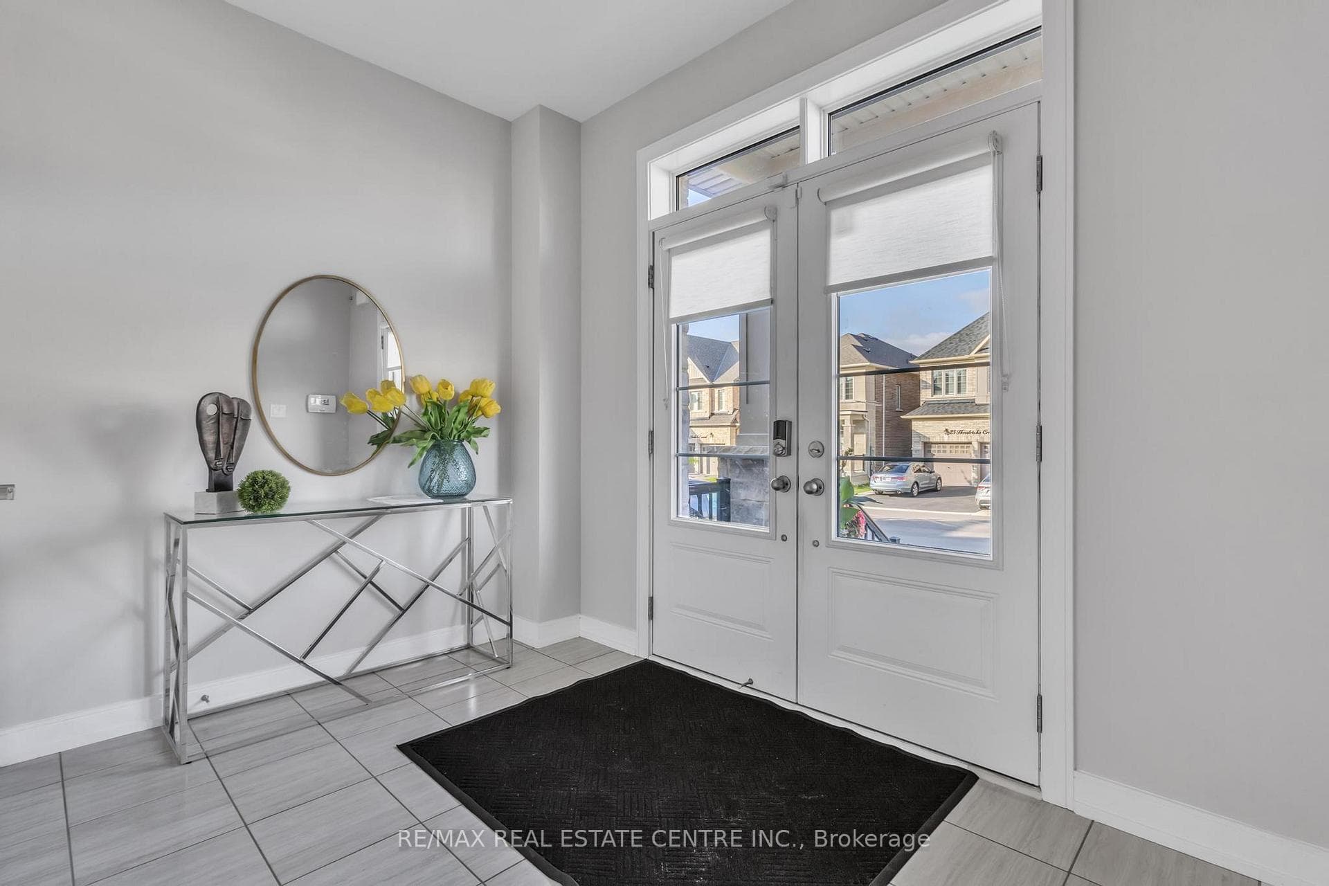 56 Hendricks Crescent photo 5