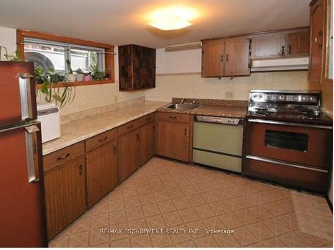 206 Columbia Drive photo 6