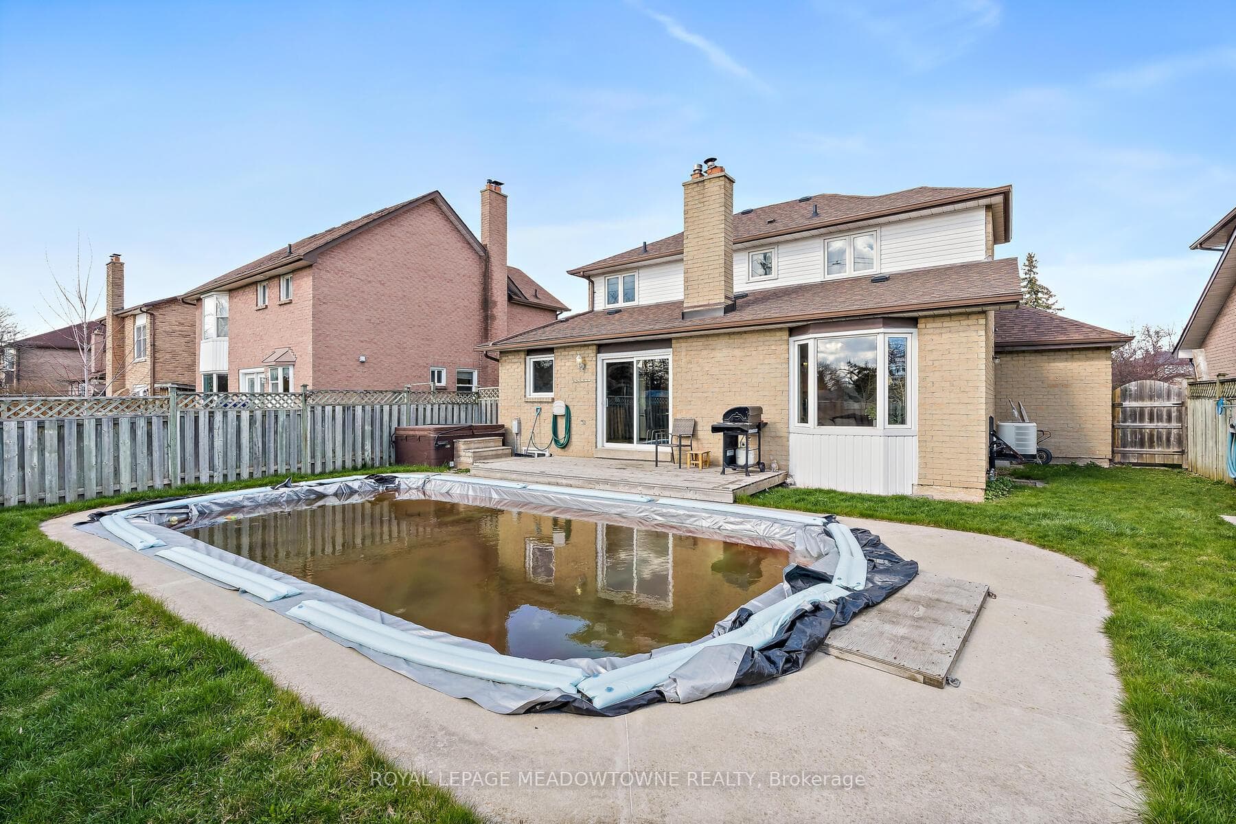 32 Cotswold Court photo 32