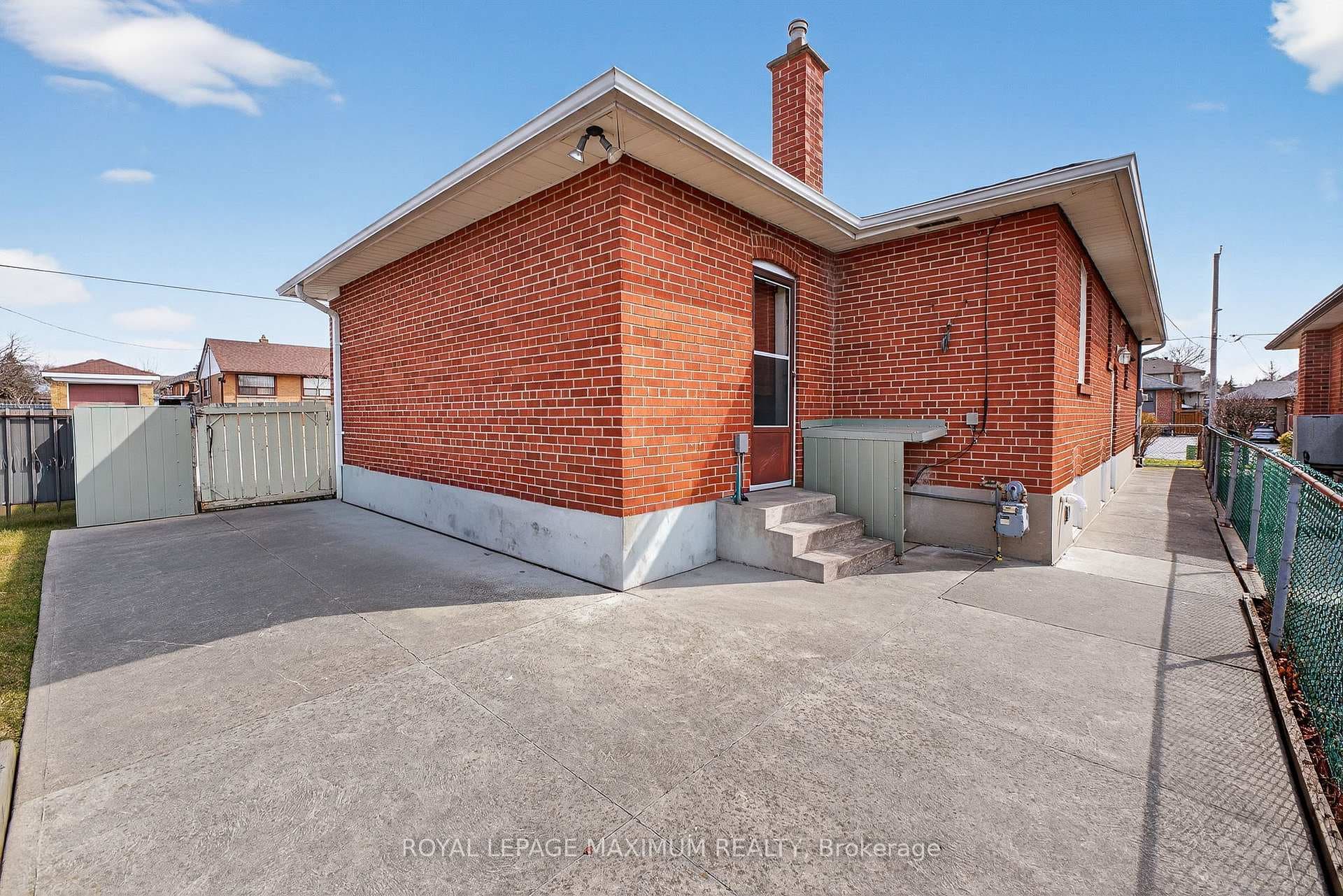 124 Tavistock Road photo 35