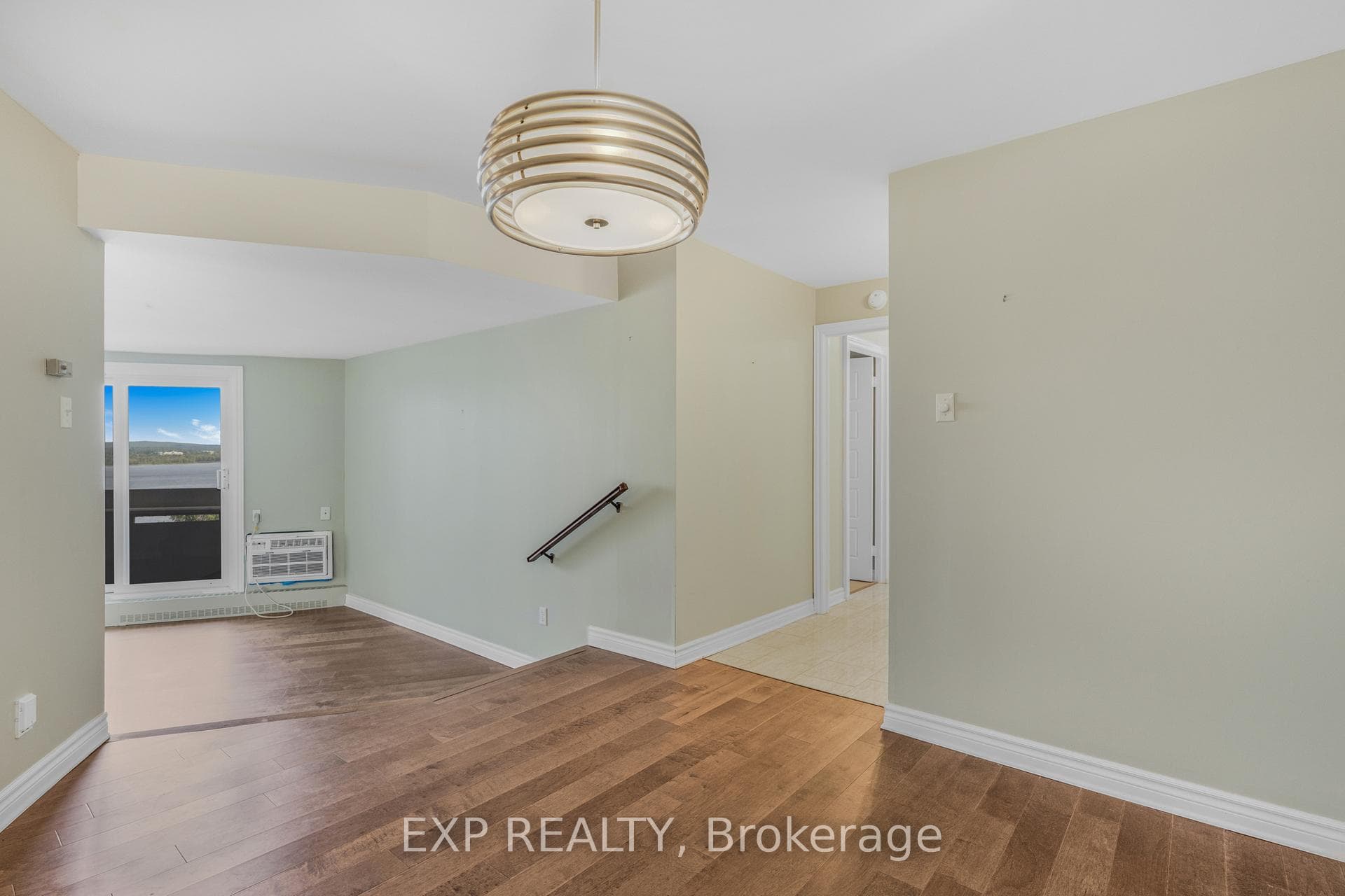 1081 AMBLESIDE Drive Unit 1501 photo 11