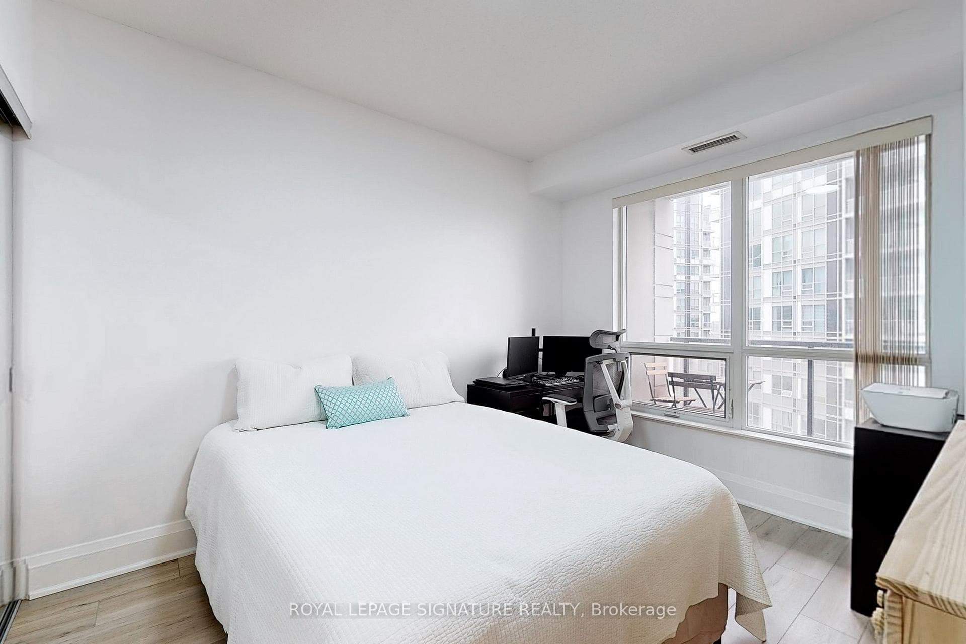 100 Harrison Garden Boulevard Unit 920 photo 18
