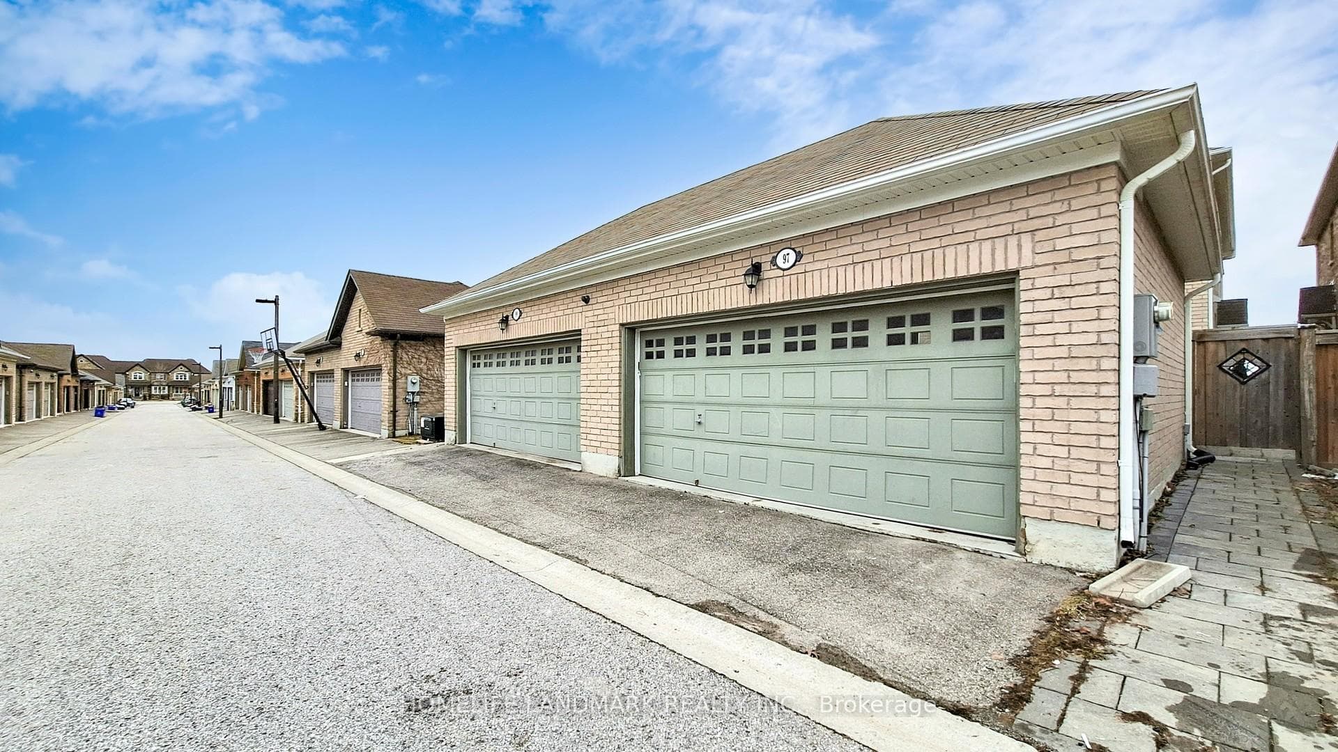 97 Cornwall Drive photo 4