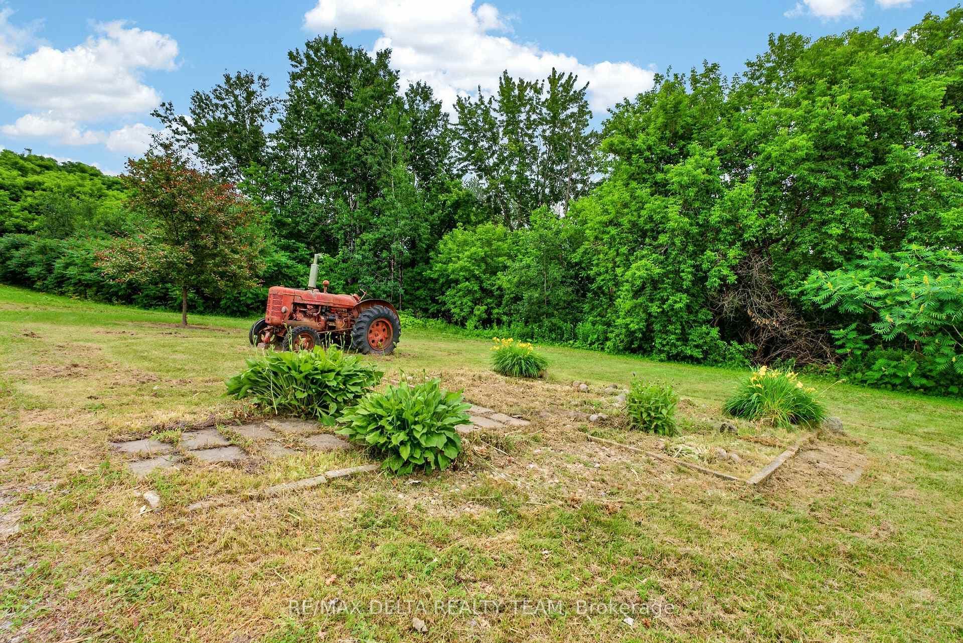 1821 Ch Bercier Road photo 17