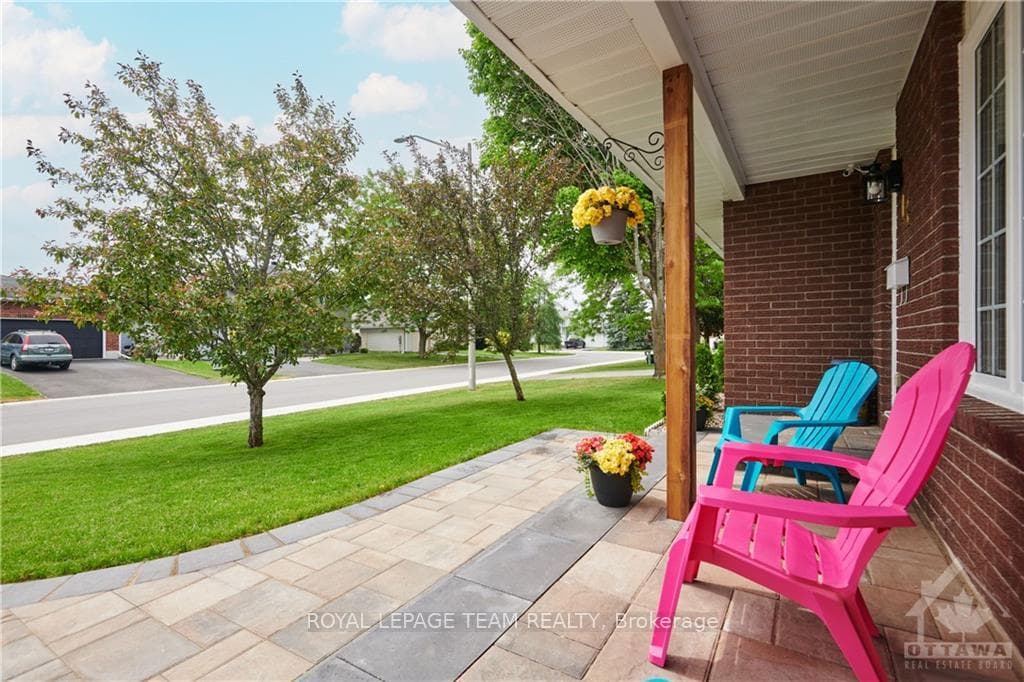 13 MAPLE Drive photo 2