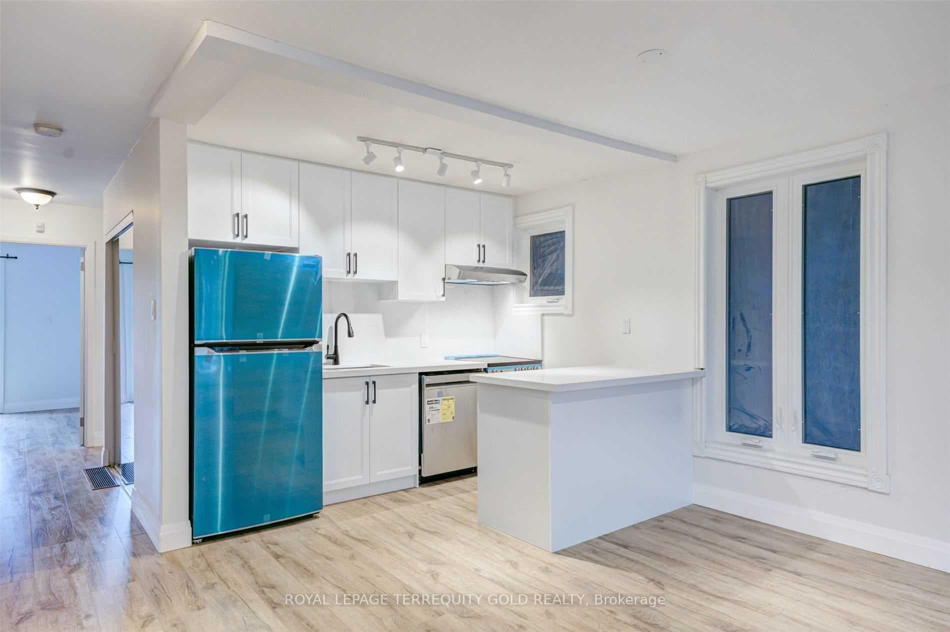 41 Summerhill Avenue Unit 1 photo 7