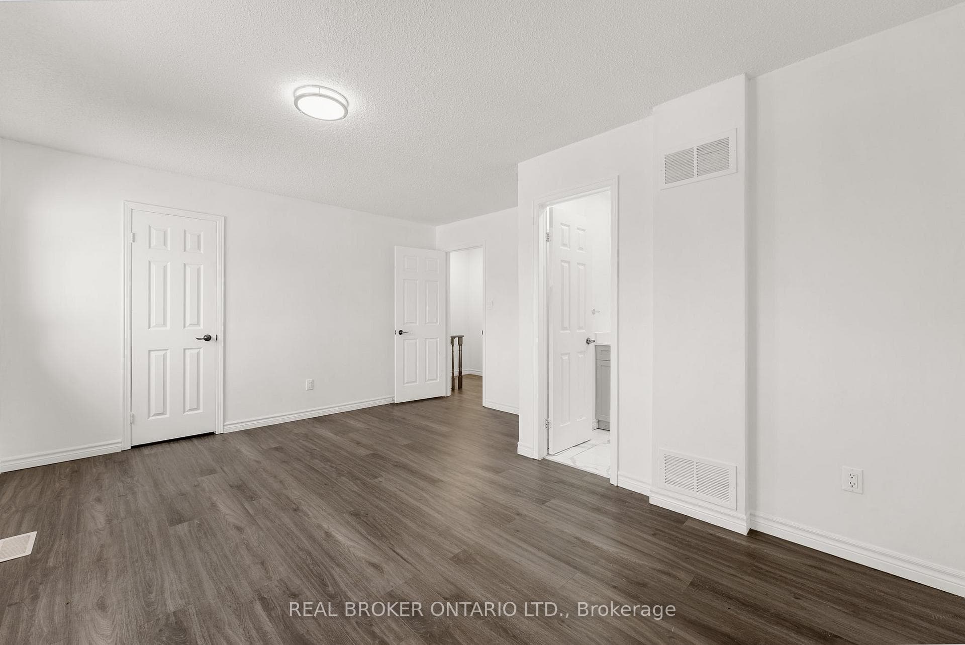 1098 Sawgrass Crescent Unit Main photo 13