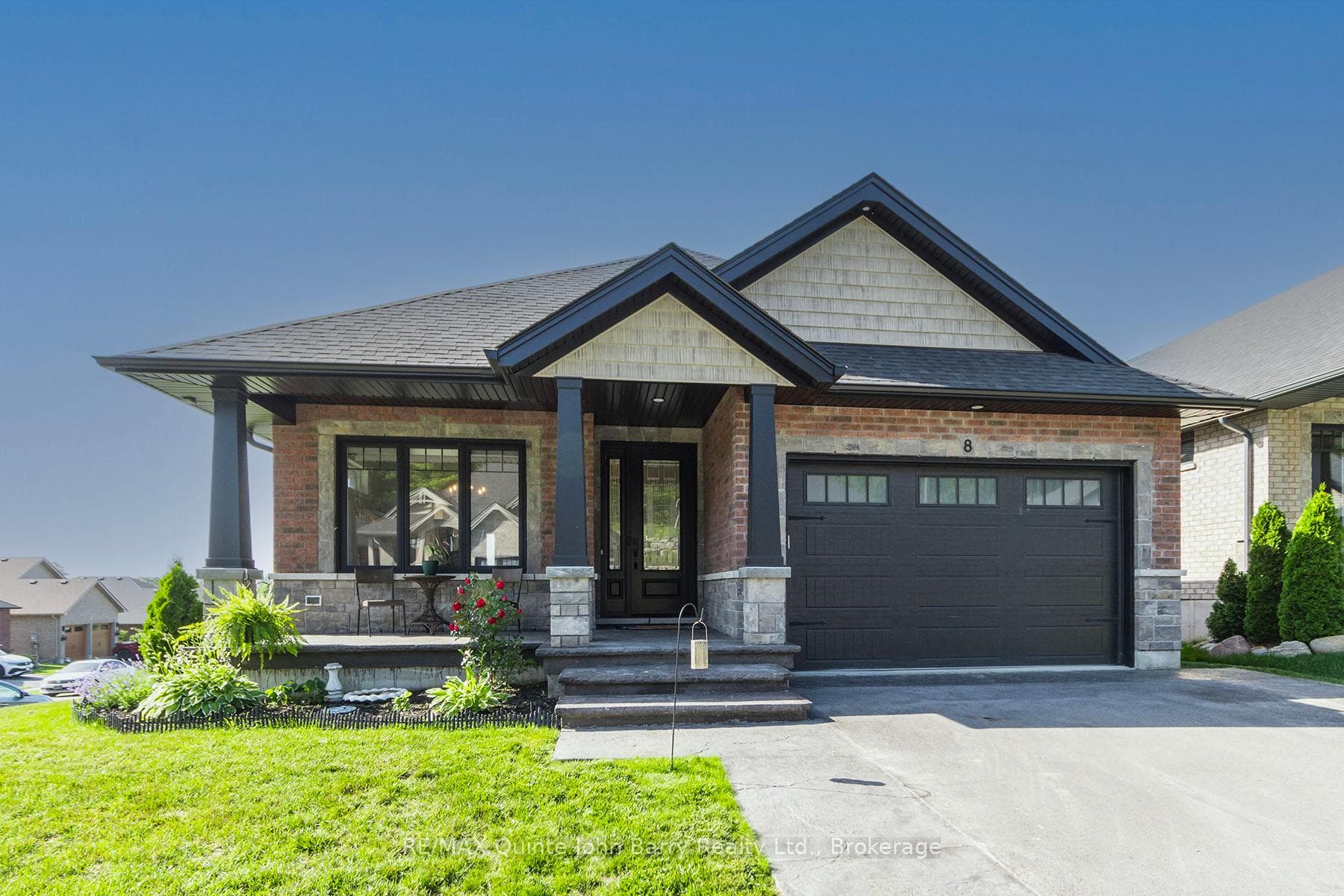 8 Tackaberry Drive photo 1