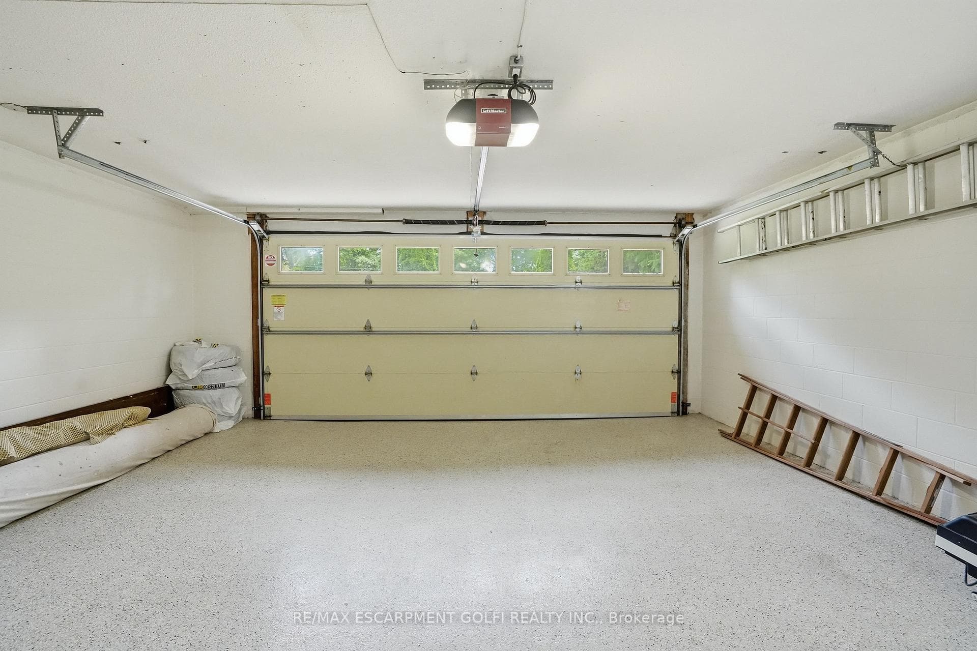 5 MAPLE Avenue photo 34