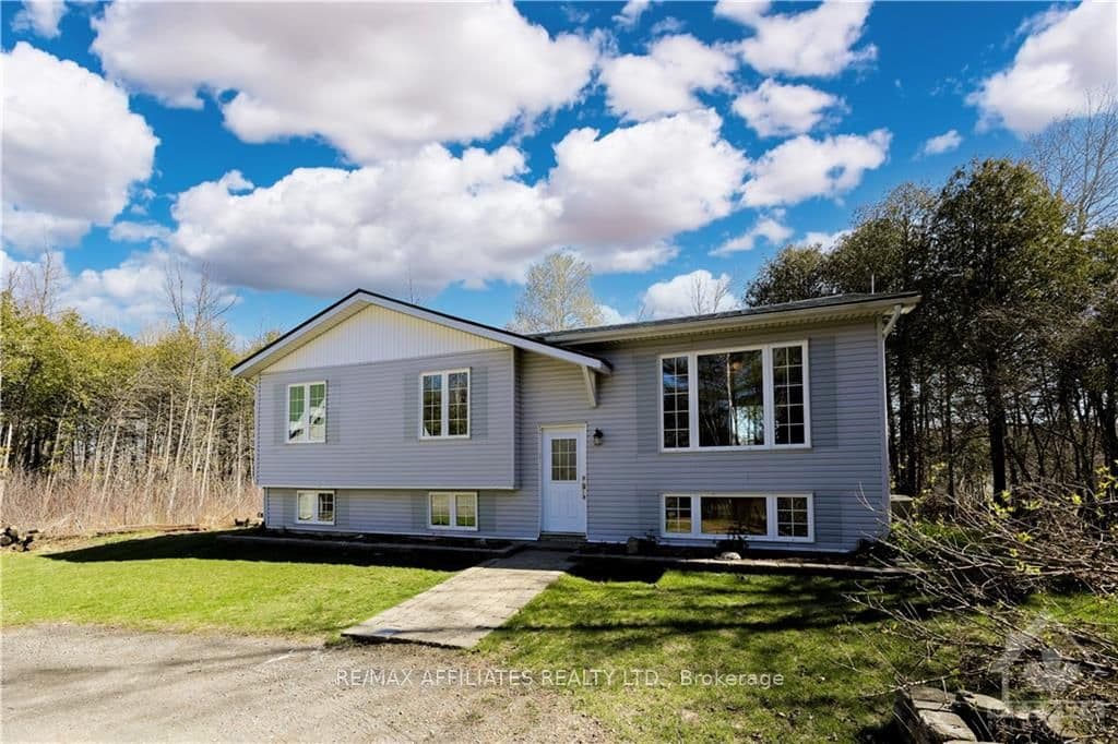 653 CROZIER Road photo 2