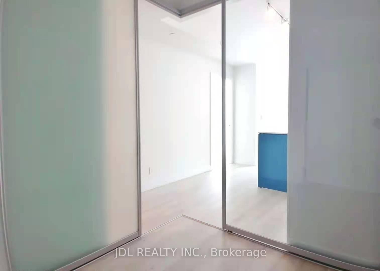 33 Helendale Avenue Unit 2804 photo 4