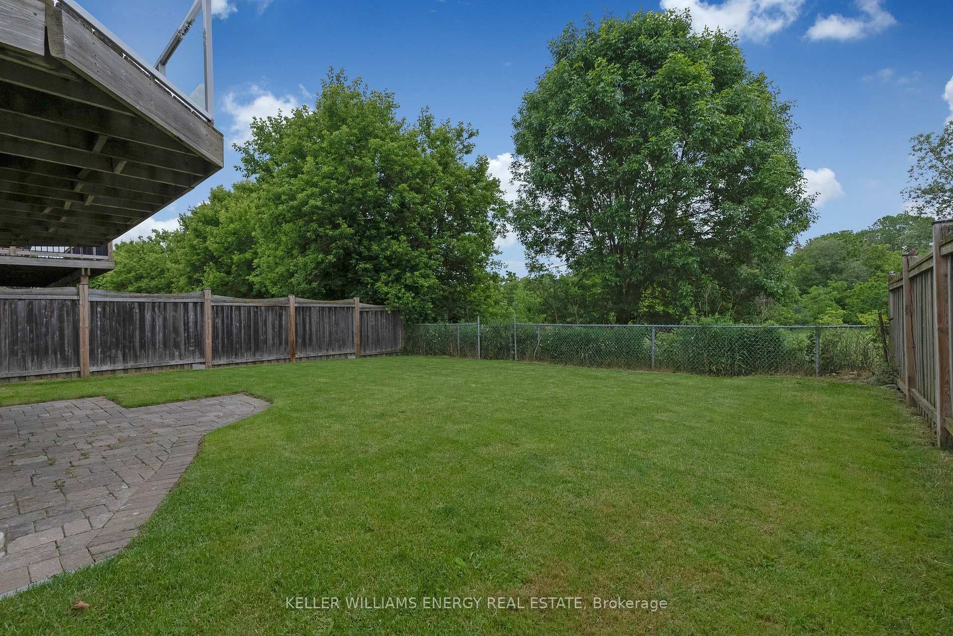 137 Guildwood Drive photo 43