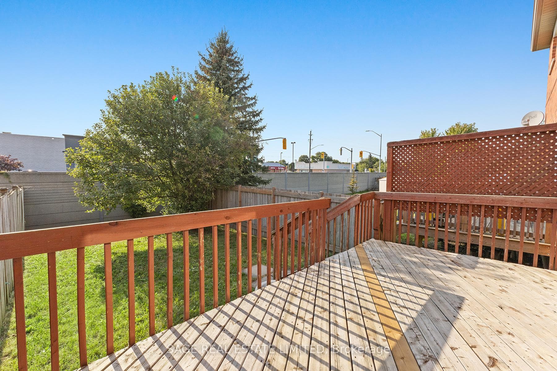 48 Henderson Crescent photo 27