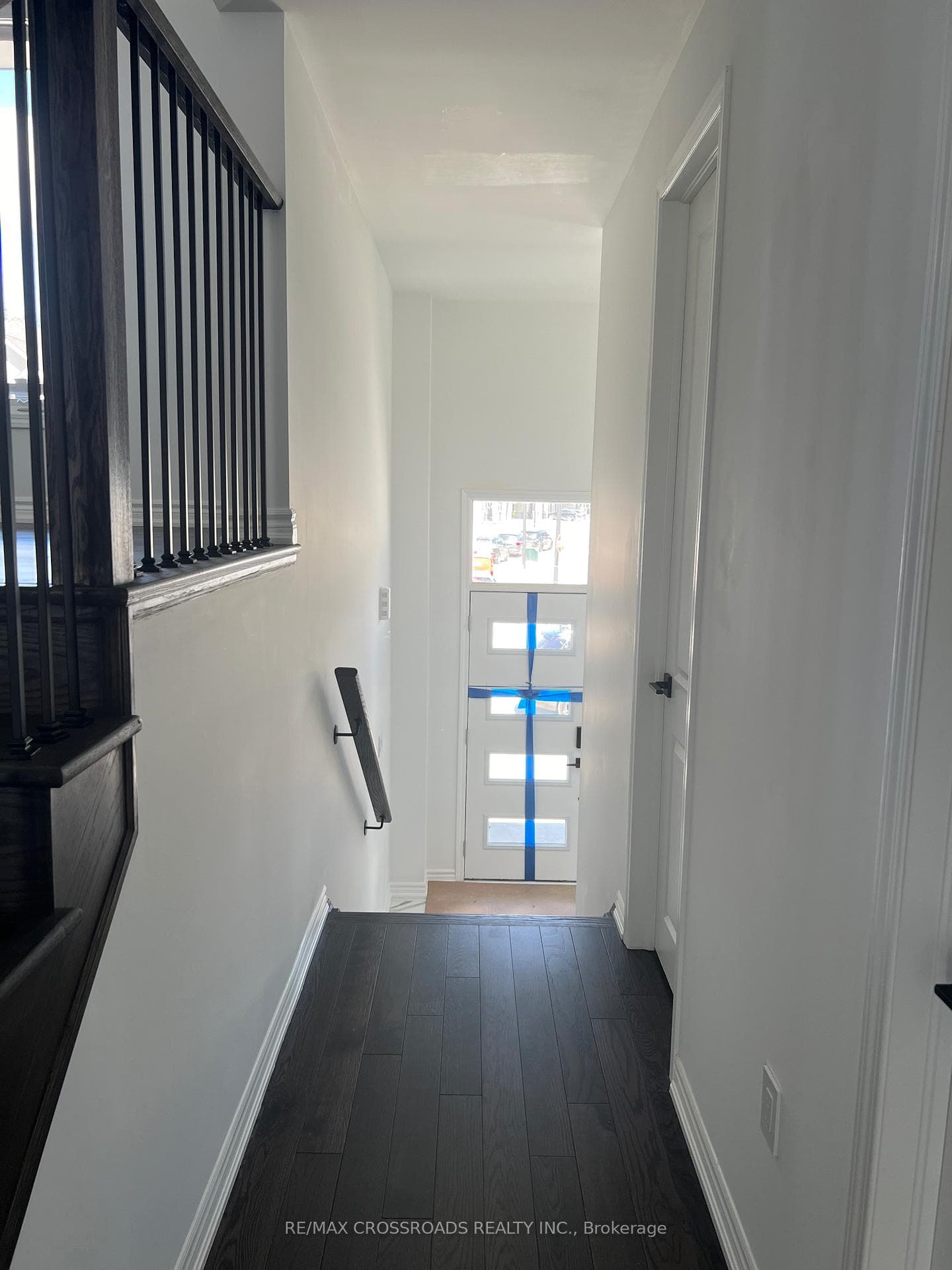 1421 Mockingbird Square photo 5