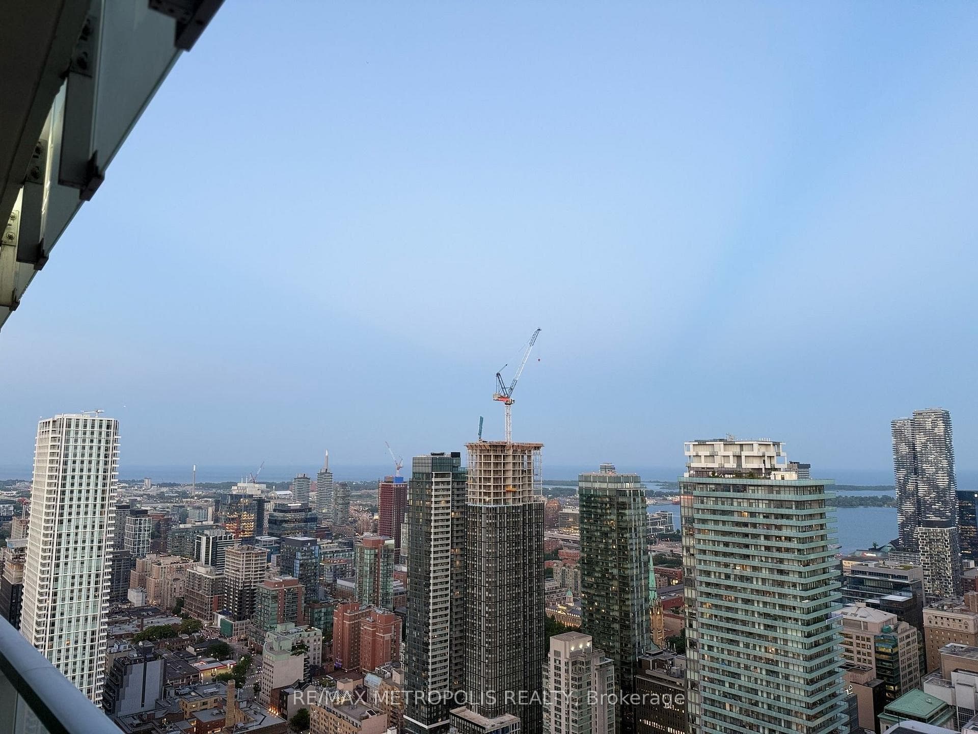 197 Yonge Street Unit 4408 photo 16