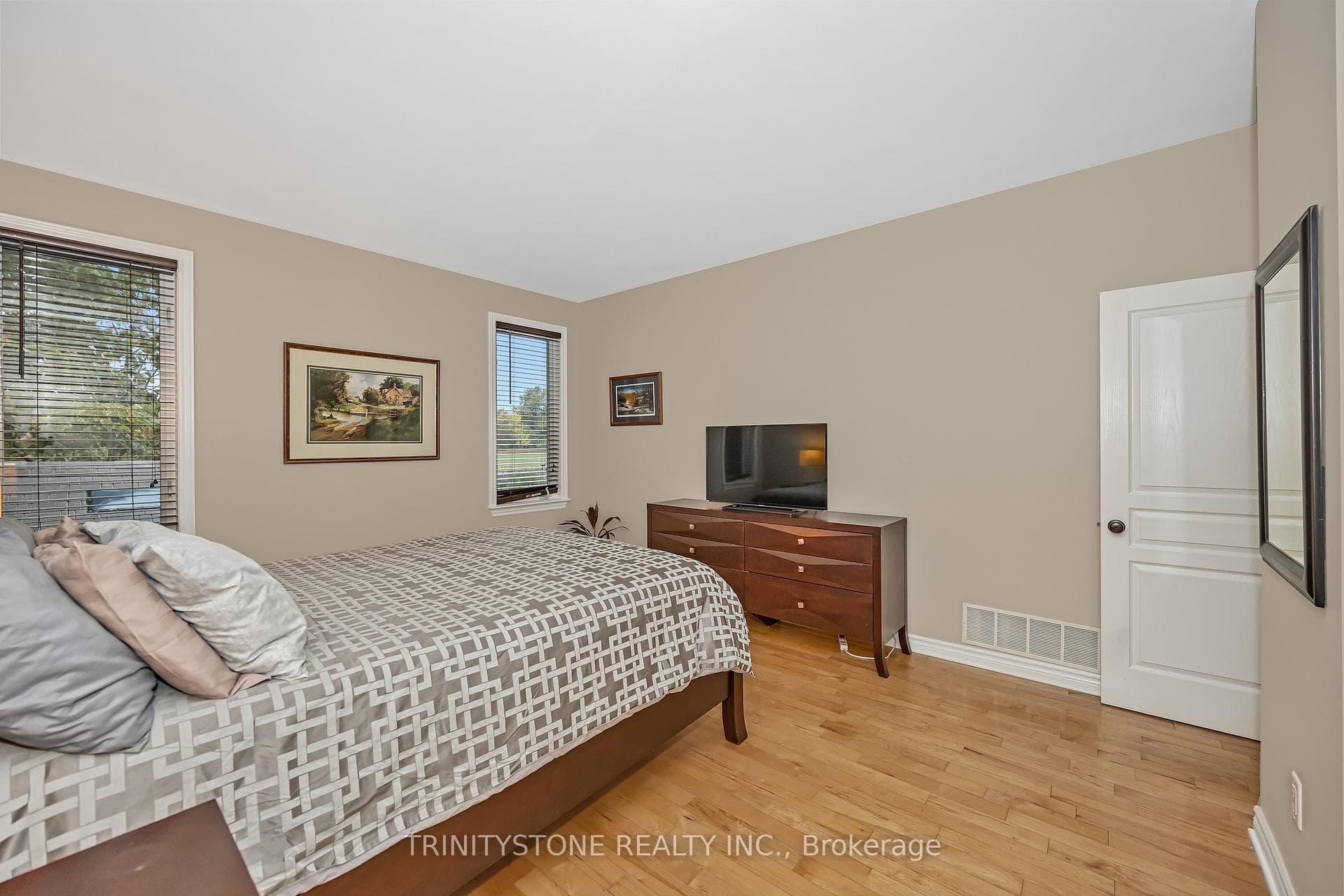 452 Landswood Way photo 25