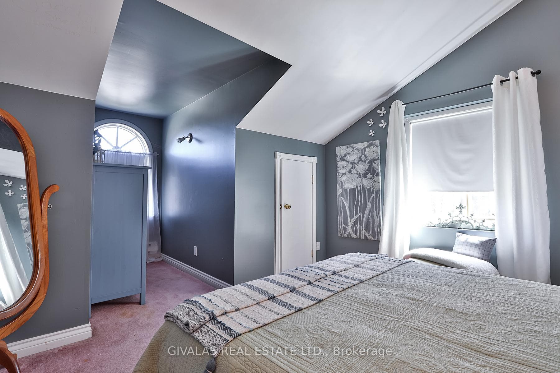 1758 Fairport Road photo 27