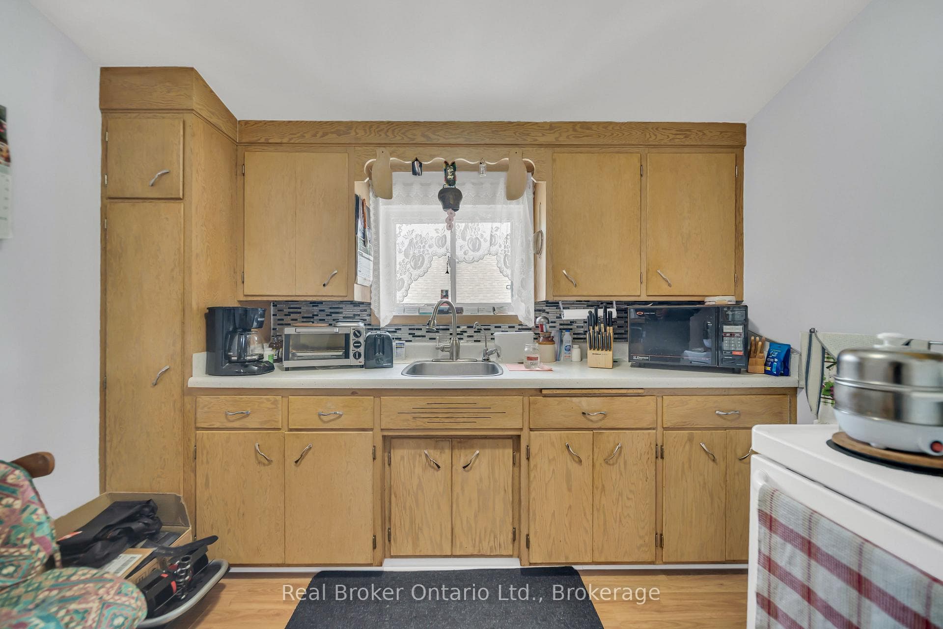 141 Samuel Street photo 32